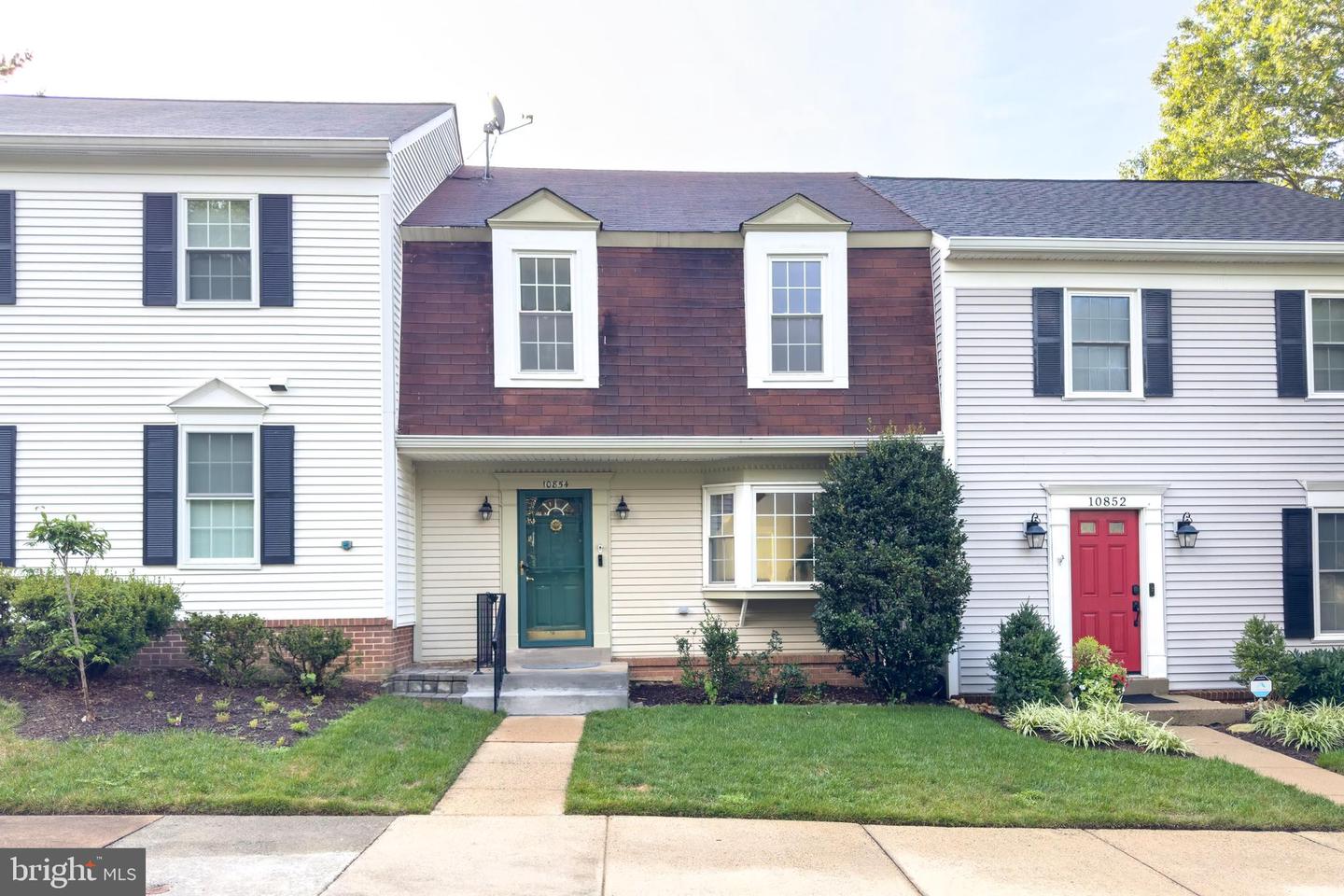 10854 OAK GREEN CT, BURKE, Virginia 22015, 3 Bedrooms Bedrooms, ,3 BathroomsBathrooms,Residential,For sale,10854 OAK GREEN CT,VAFX2259996 MLS # VAFX2259996