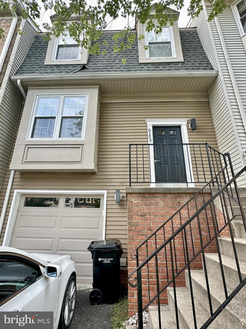 6153 FOREST CREEK LN, SPRINGFIELD, Virginia 22152, 3 Bedrooms Bedrooms, 11 Rooms Rooms,2 BathroomsBathrooms,Residential,For sale,6153 FOREST CREEK LN,VAFX2260518 MLS # VAFX2260518