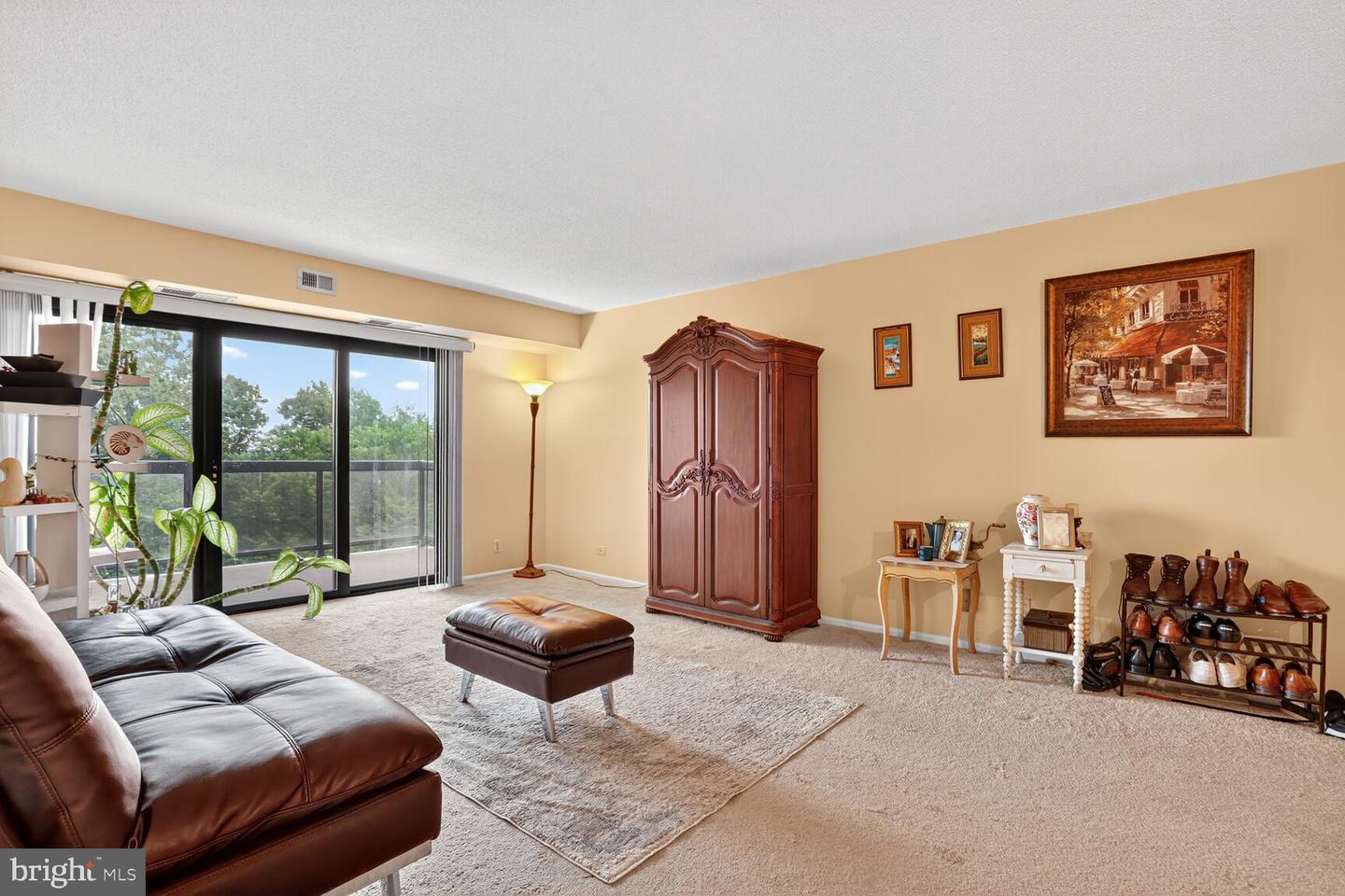 309 YOAKUM PKWY #914, ALEXANDRIA, Virginia 22304, 2 Bedrooms Bedrooms, ,2 BathroomsBathrooms,Residential,For sale,309 YOAKUM PKWY #914,VAAX2048534 MLS # VAAX2048534