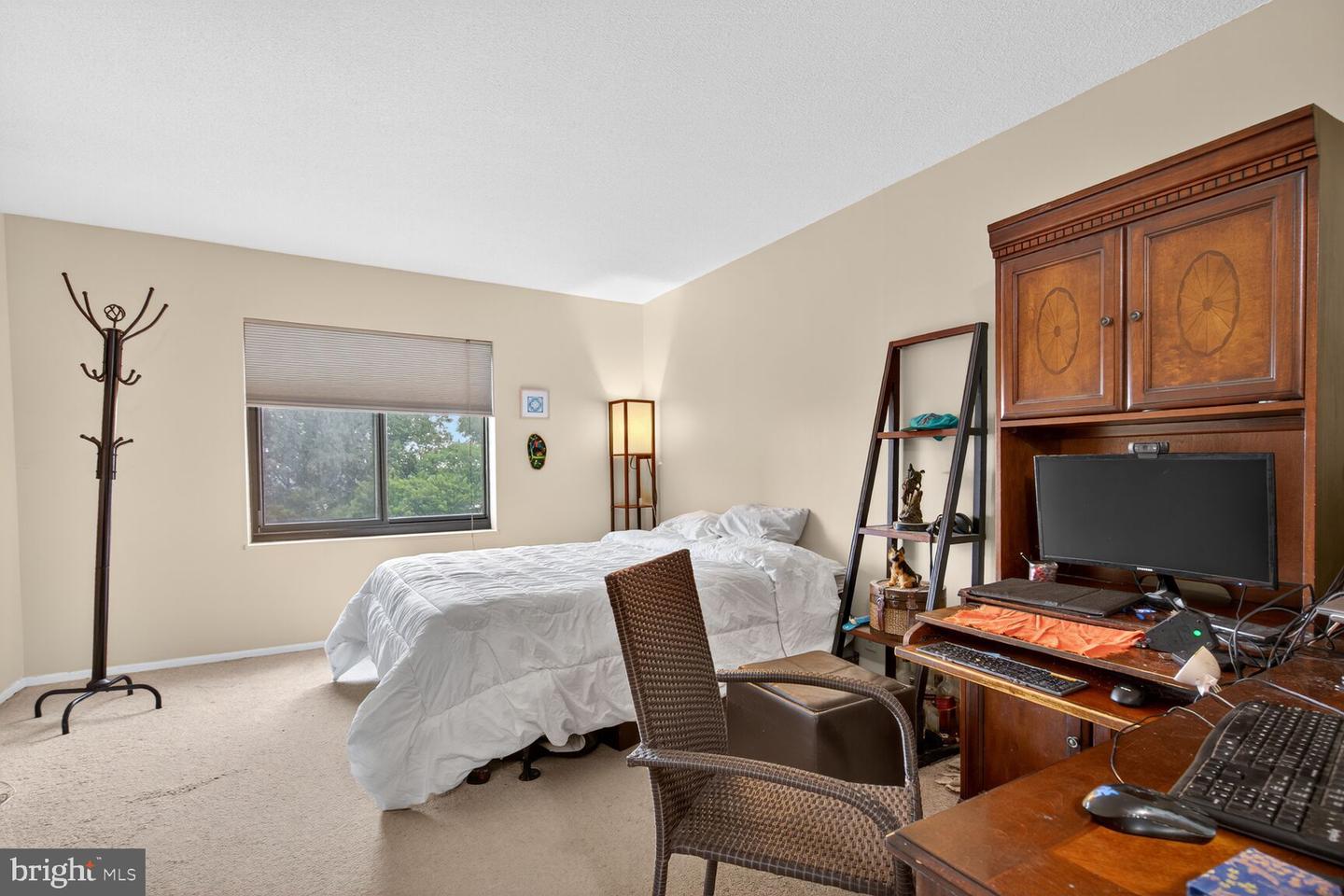 309 YOAKUM PKWY #914, ALEXANDRIA, Virginia 22304, 2 Bedrooms Bedrooms, ,2 BathroomsBathrooms,Residential,For sale,309 YOAKUM PKWY #914,VAAX2048534 MLS # VAAX2048534