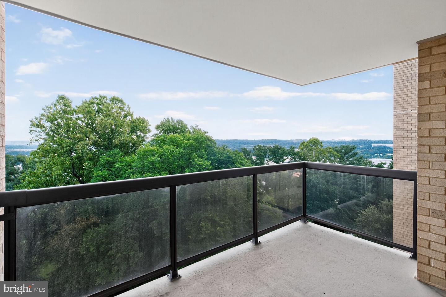 309 YOAKUM PKWY #914, ALEXANDRIA, Virginia 22304, 2 Bedrooms Bedrooms, ,2 BathroomsBathrooms,Residential,For sale,309 YOAKUM PKWY #914,VAAX2048534 MLS # VAAX2048534