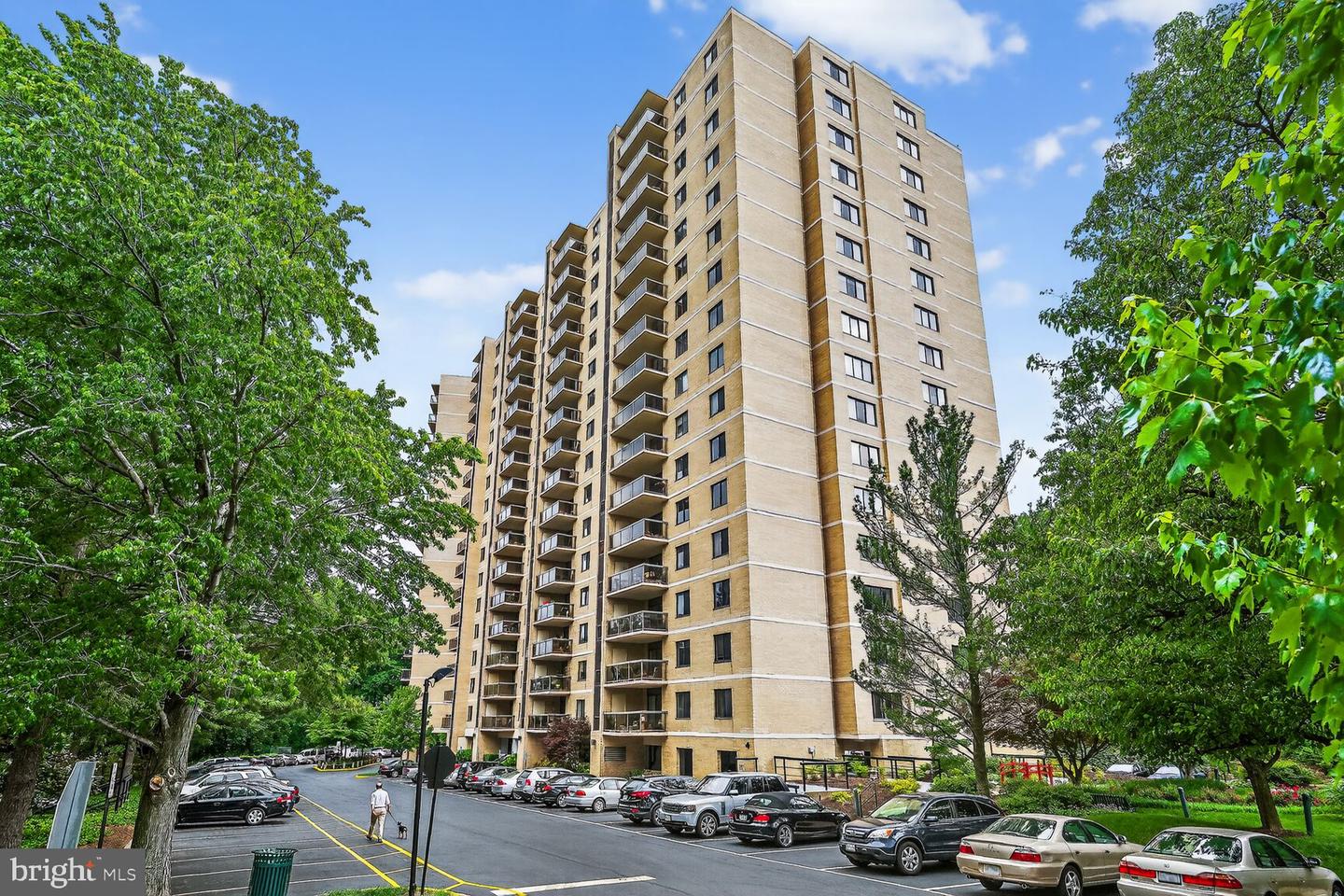309 YOAKUM PKWY #914, ALEXANDRIA, Virginia 22304, 2 Bedrooms Bedrooms, ,2 BathroomsBathrooms,Residential,For sale,309 YOAKUM PKWY #914,VAAX2048534 MLS # VAAX2048534