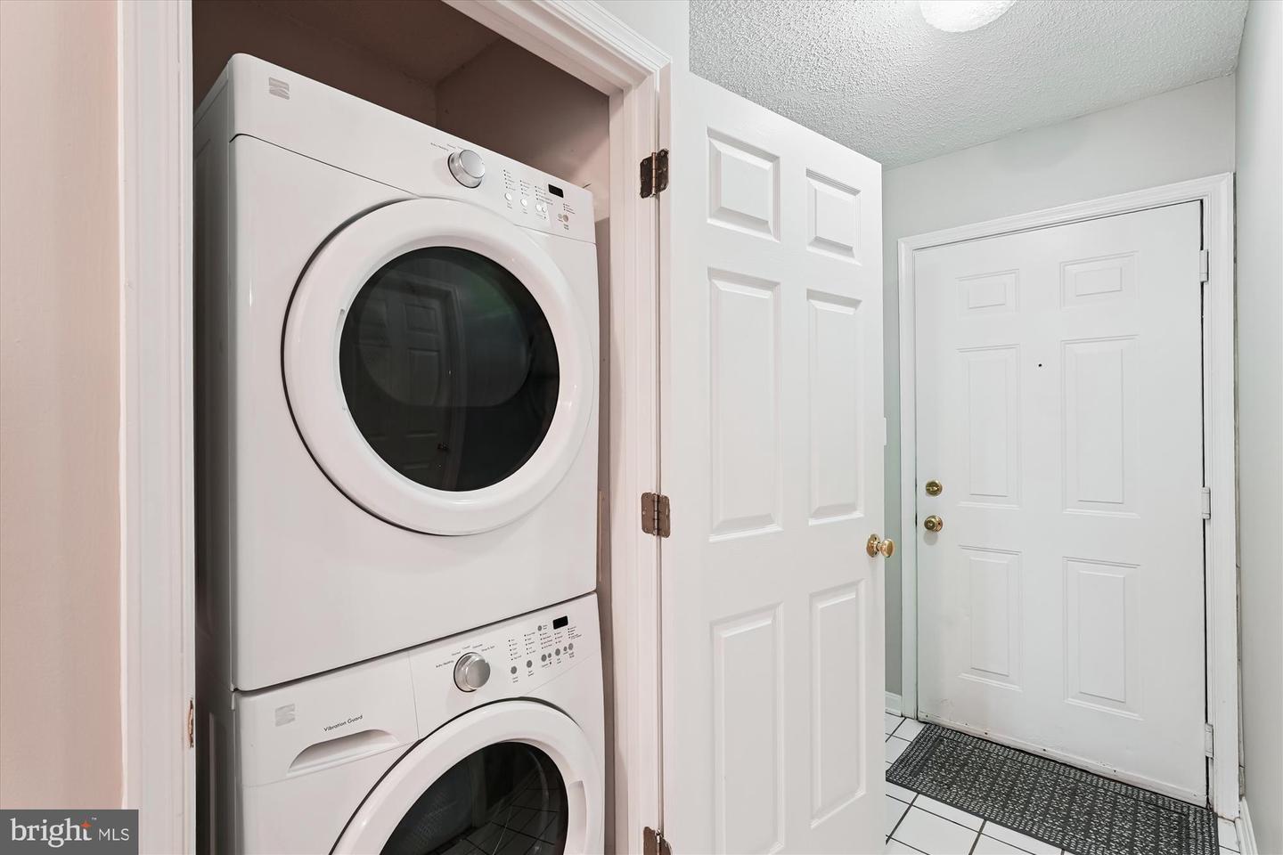21014 TIMBER RIDGE TER #102, ASHBURN, Virginia 20147, 2 Bedrooms Bedrooms, ,2 BathroomsBathrooms,Residential,For sale,21014 TIMBER RIDGE TER #102,VALO2104470 MLS # VALO2104470