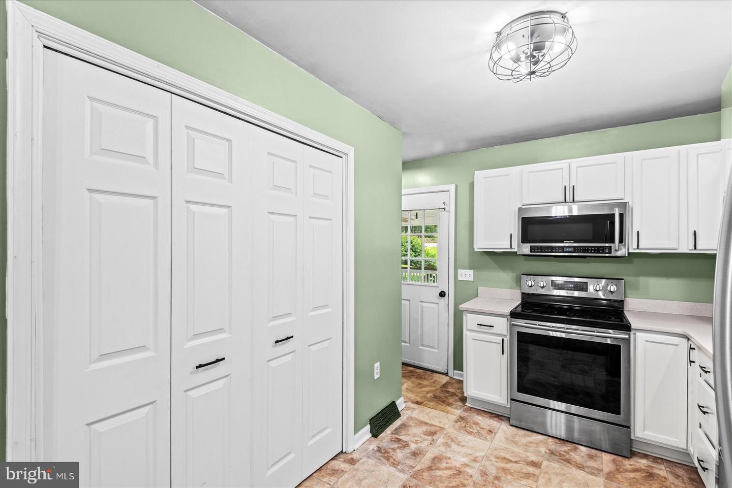 14433 DEVILS THREE JUMP RD, MILFORD, Virginia 22514, 3 Bedrooms Bedrooms, ,1 BathroomBathrooms,Residential,For sale,14433 DEVILS THREE JUMP RD,VACV2008678 MLS # VACV2008678