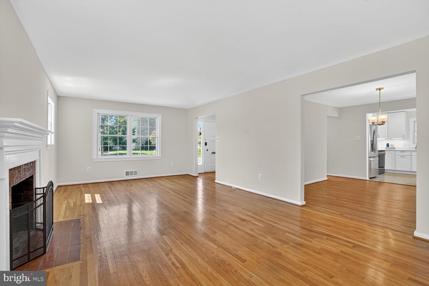 8303 FORT HUNT RD, ALEXANDRIA, Virginia 22308, 4 Bedrooms Bedrooms, ,2 BathroomsBathrooms,Residential,For sale,8303 FORT HUNT RD,VAFX2261398 MLS # VAFX2261398