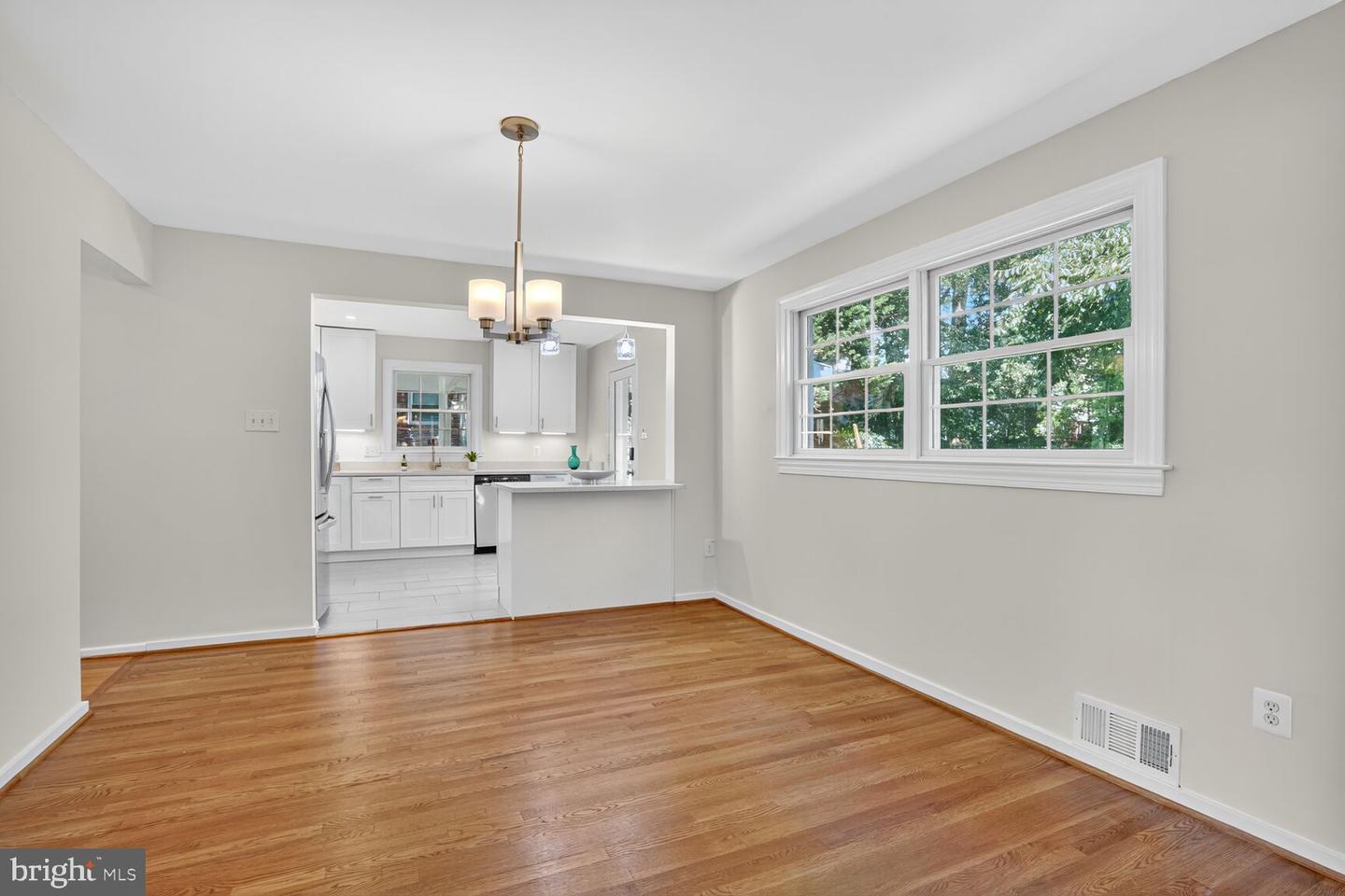 8303 FORT HUNT RD, ALEXANDRIA, Virginia 22308, 4 Bedrooms Bedrooms, ,2 BathroomsBathrooms,Residential,For sale,8303 FORT HUNT RD,VAFX2261398 MLS # VAFX2261398