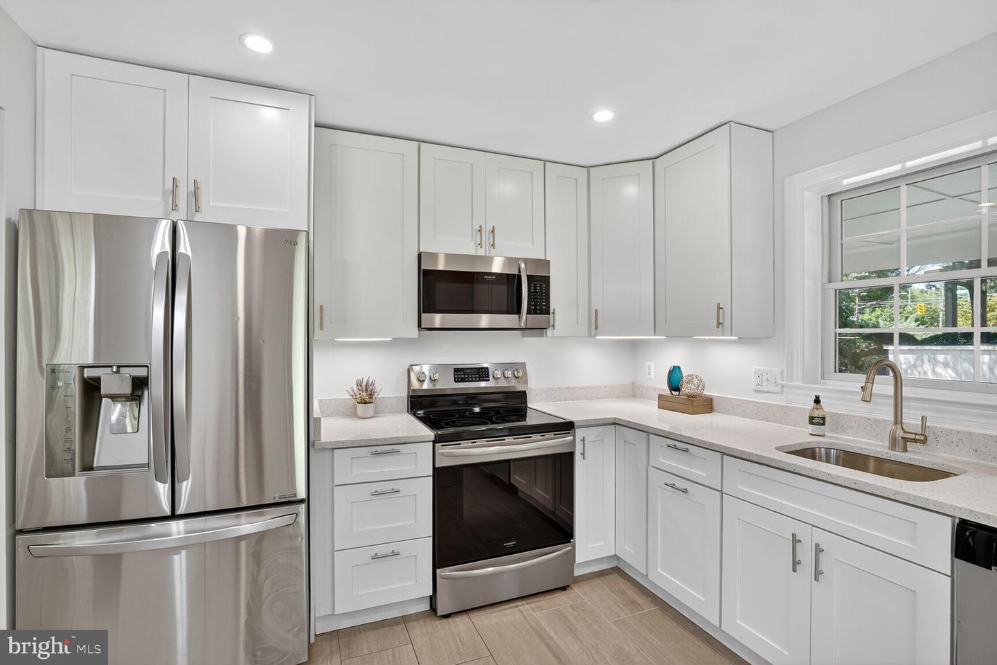 8303 FORT HUNT RD, ALEXANDRIA, Virginia 22308, 4 Bedrooms Bedrooms, ,2 BathroomsBathrooms,Residential,For sale,8303 FORT HUNT RD,VAFX2261398 MLS # VAFX2261398