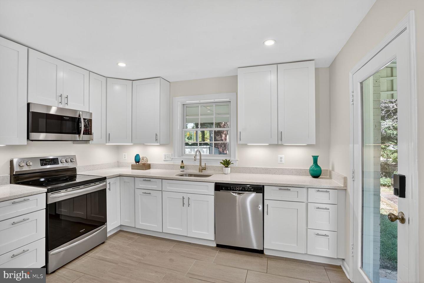 8303 FORT HUNT RD, ALEXANDRIA, Virginia 22308, 4 Bedrooms Bedrooms, ,2 BathroomsBathrooms,Residential,For sale,8303 FORT HUNT RD,VAFX2261398 MLS # VAFX2261398