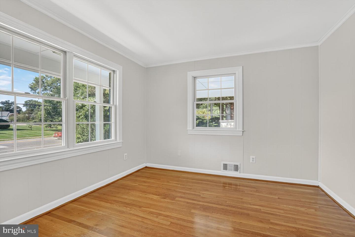 8303 FORT HUNT RD, ALEXANDRIA, Virginia 22308, 4 Bedrooms Bedrooms, ,2 BathroomsBathrooms,Residential,For sale,8303 FORT HUNT RD,VAFX2261398 MLS # VAFX2261398