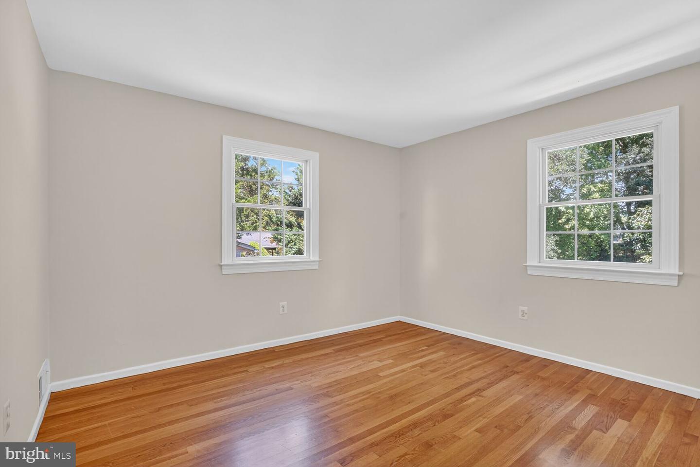 8303 FORT HUNT RD, ALEXANDRIA, Virginia 22308, 4 Bedrooms Bedrooms, ,2 BathroomsBathrooms,Residential,For sale,8303 FORT HUNT RD,VAFX2261398 MLS # VAFX2261398