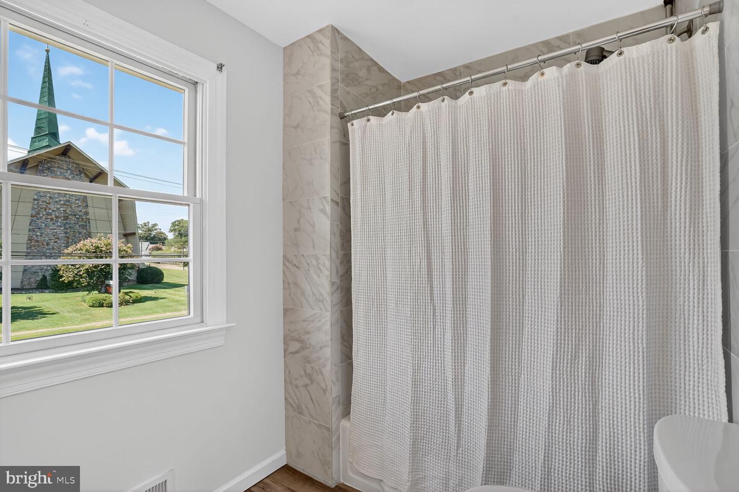 8303 FORT HUNT RD, ALEXANDRIA, Virginia 22308, 4 Bedrooms Bedrooms, ,2 BathroomsBathrooms,Residential,For sale,8303 FORT HUNT RD,VAFX2261398 MLS # VAFX2261398