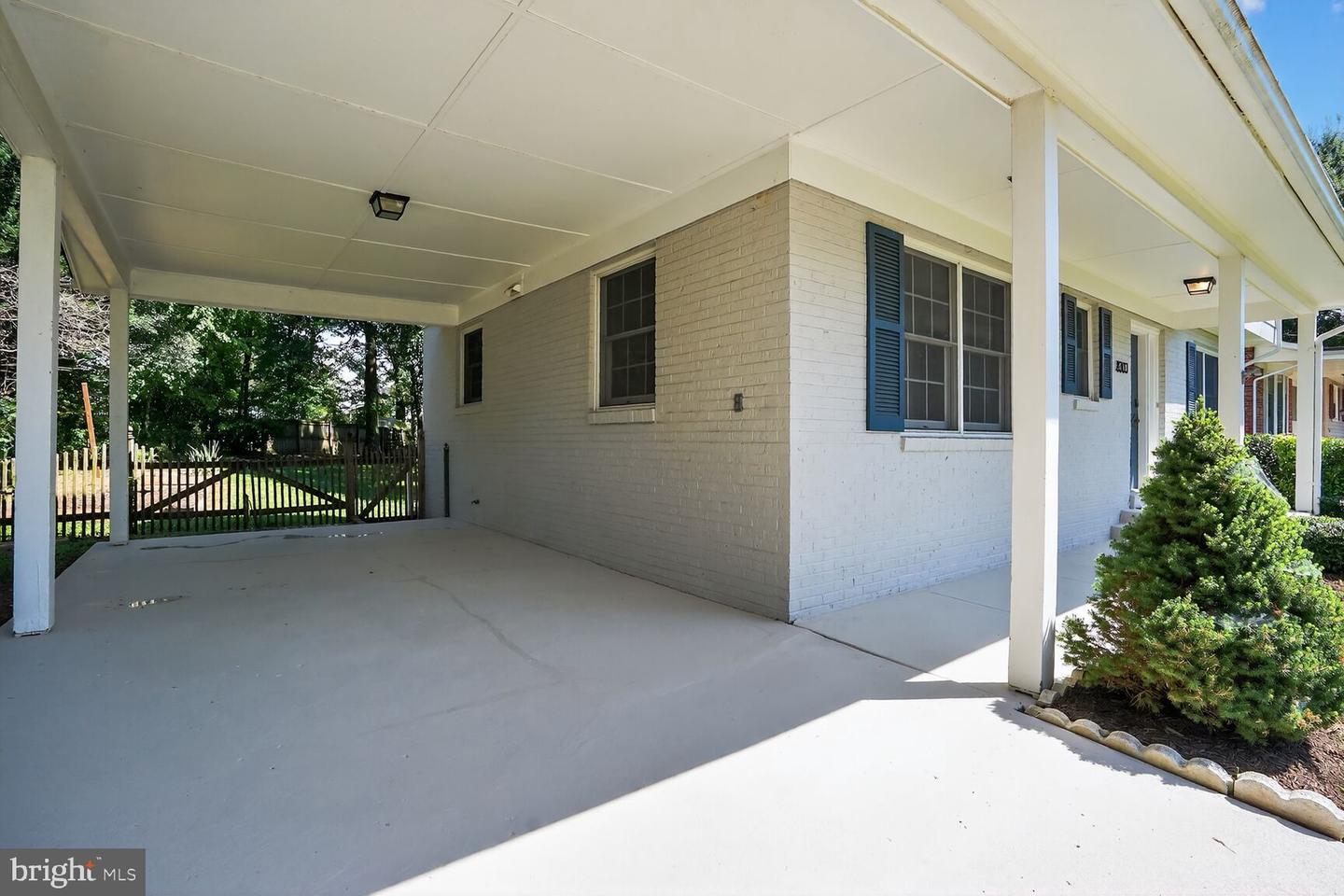 8303 FORT HUNT RD, ALEXANDRIA, Virginia 22308, 4 Bedrooms Bedrooms, ,2 BathroomsBathrooms,Residential,For sale,8303 FORT HUNT RD,VAFX2261398 MLS # VAFX2261398