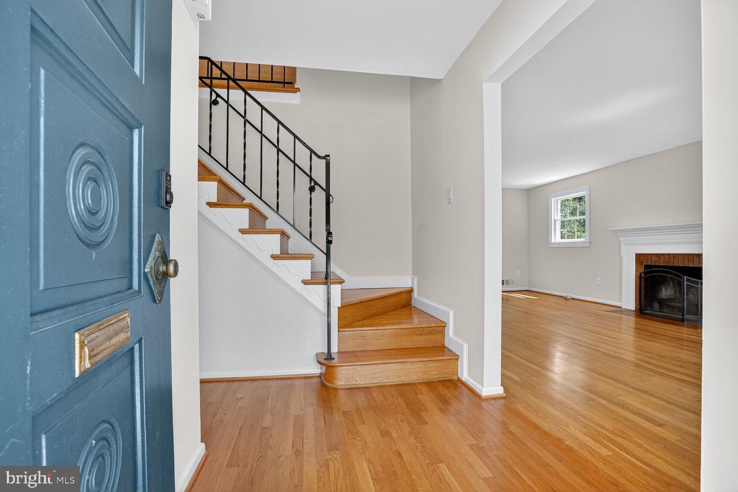 8303 FORT HUNT RD, ALEXANDRIA, Virginia 22308, 4 Bedrooms Bedrooms, ,2 BathroomsBathrooms,Residential,For sale,8303 FORT HUNT RD,VAFX2261398 MLS # VAFX2261398