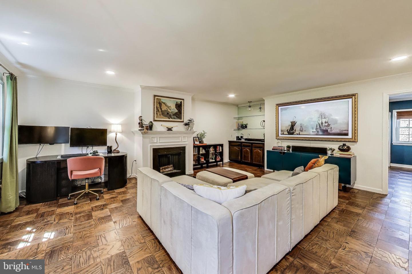 1000 N ROYAL ST, ALEXANDRIA, Virginia 22314, 3 Bedrooms Bedrooms, ,3 BathroomsBathrooms,Residential,For sale,1000 N ROYAL ST,VAAX2048638 MLS # VAAX2048638