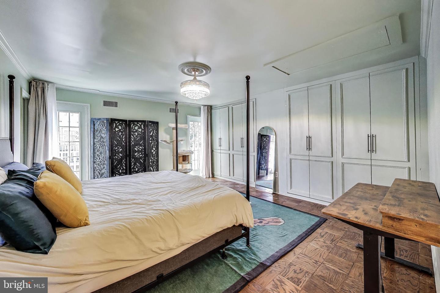 1000 N ROYAL ST, ALEXANDRIA, Virginia 22314, 3 Bedrooms Bedrooms, ,3 BathroomsBathrooms,Residential,For sale,1000 N ROYAL ST,VAAX2048638 MLS # VAAX2048638