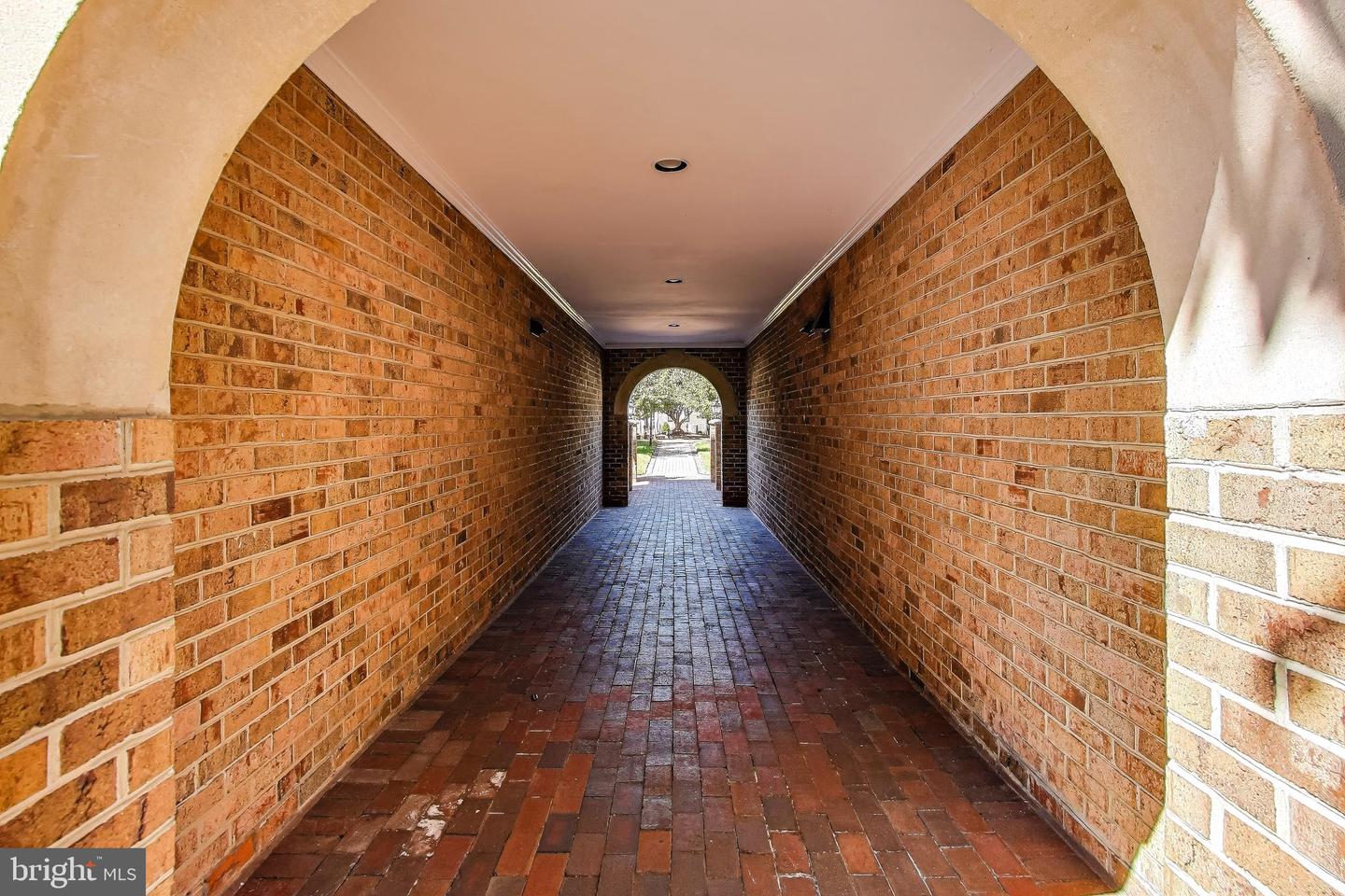 1000 N ROYAL ST, ALEXANDRIA, Virginia 22314, 3 Bedrooms Bedrooms, ,3 BathroomsBathrooms,Residential,For sale,1000 N ROYAL ST,VAAX2048638 MLS # VAAX2048638