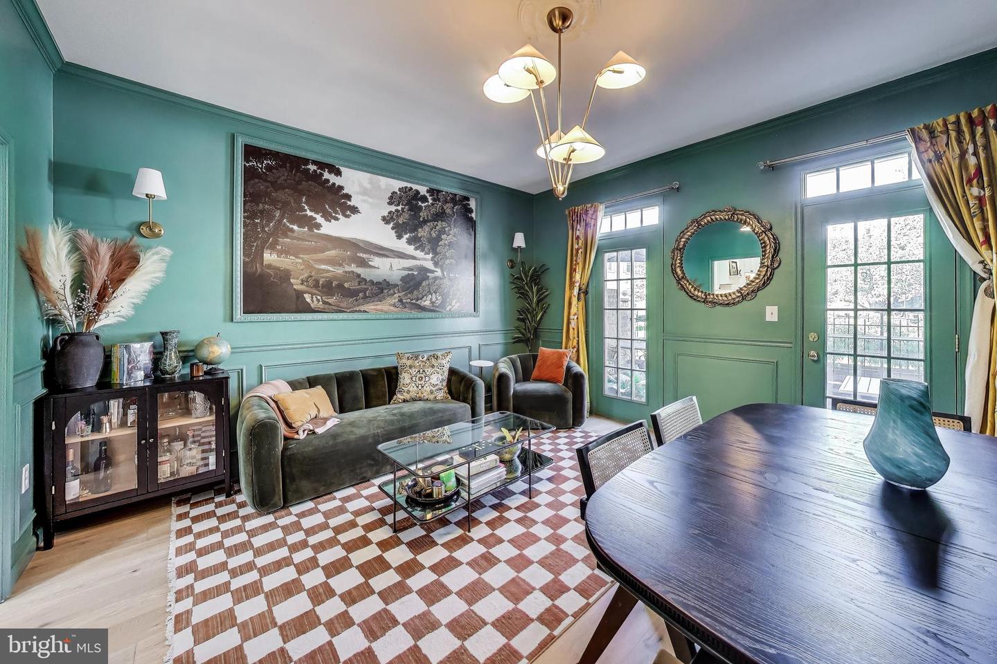 1000 N ROYAL ST, ALEXANDRIA, Virginia 22314, 3 Bedrooms Bedrooms, ,3 BathroomsBathrooms,Residential,For sale,1000 N ROYAL ST,VAAX2048638 MLS # VAAX2048638