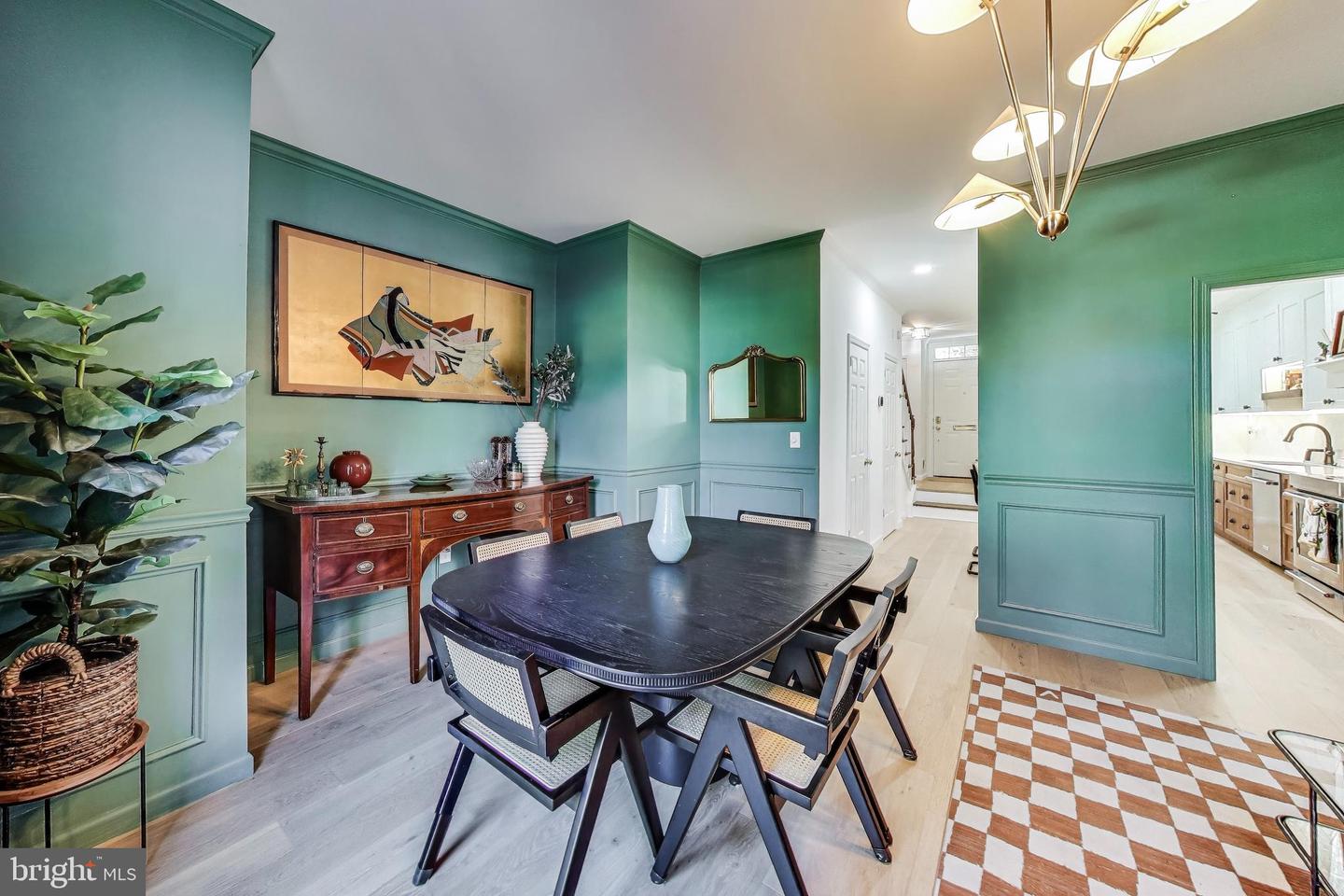 1000 N ROYAL ST, ALEXANDRIA, Virginia 22314, 3 Bedrooms Bedrooms, ,3 BathroomsBathrooms,Residential,For sale,1000 N ROYAL ST,VAAX2048638 MLS # VAAX2048638
