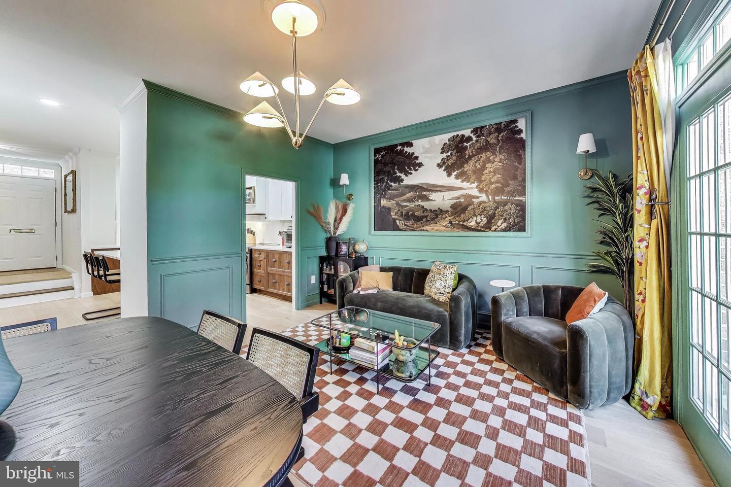 1000 N ROYAL ST, ALEXANDRIA, Virginia 22314, 3 Bedrooms Bedrooms, ,3 BathroomsBathrooms,Residential,For sale,1000 N ROYAL ST,VAAX2048638 MLS # VAAX2048638