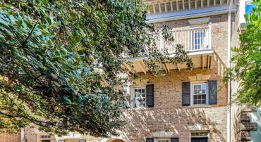 1000 N ROYAL ST, ALEXANDRIA, Virginia 22314, 3 Bedrooms Bedrooms, ,3 BathroomsBathrooms,Residential,For sale,1000 N ROYAL ST,VAAX2048638 MLS # VAAX2048638