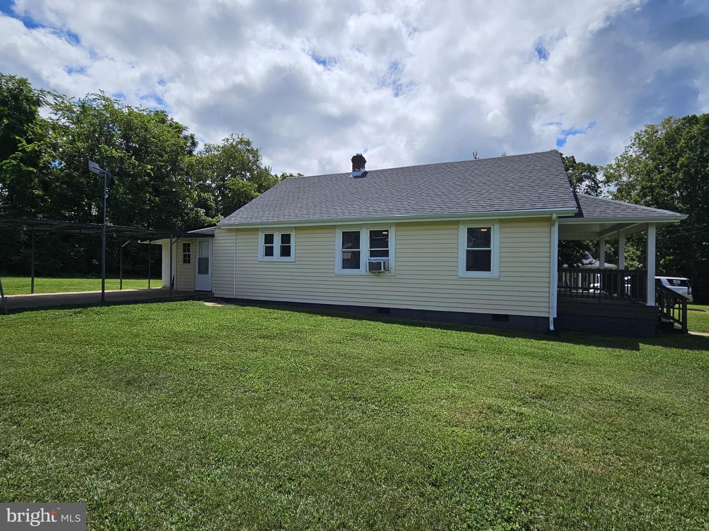 89 CONNER ST, DILLWYN, Virginia 23936, 2 Bedrooms Bedrooms, 4 Rooms Rooms,1 BathroomBathrooms,Residential,For sale,89 CONNER ST,VABH2000208 MLS # VABH2000208