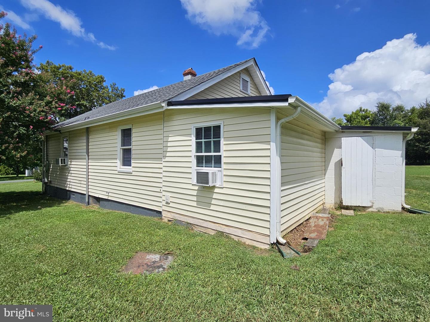 89 CONNER ST, DILLWYN, Virginia 23936, 2 Bedrooms Bedrooms, 4 Rooms Rooms,1 BathroomBathrooms,Residential,For sale,89 CONNER ST,VABH2000208 MLS # VABH2000208