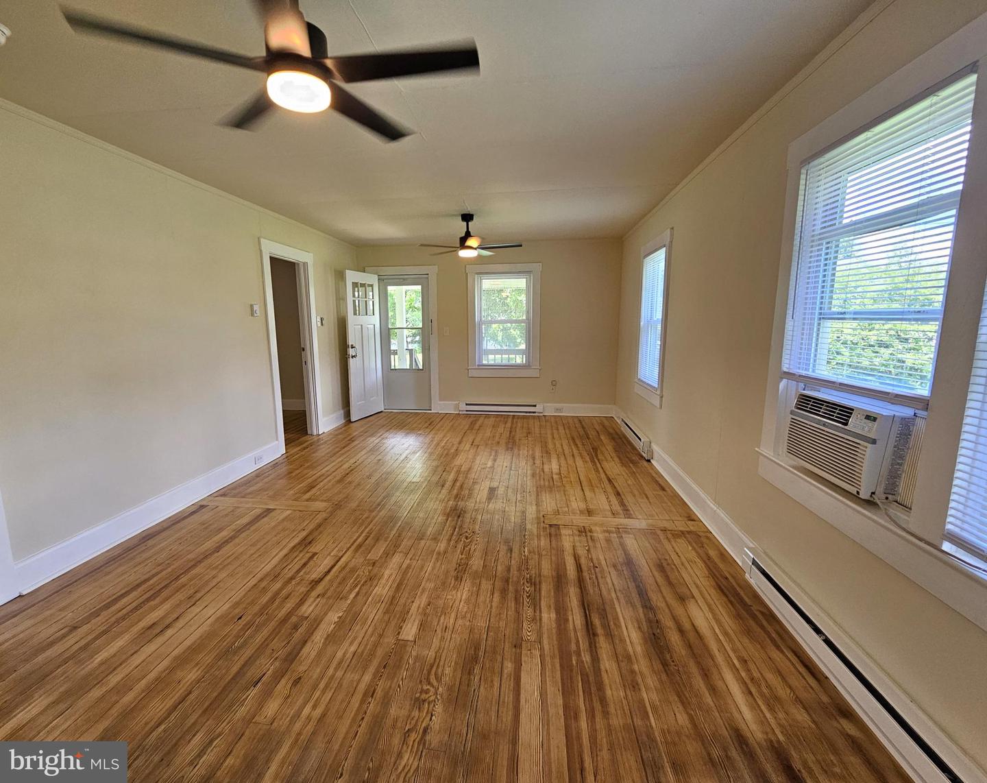89 CONNER ST, DILLWYN, Virginia 23936, 2 Bedrooms Bedrooms, 4 Rooms Rooms,1 BathroomBathrooms,Residential,For sale,89 CONNER ST,VABH2000208 MLS # VABH2000208