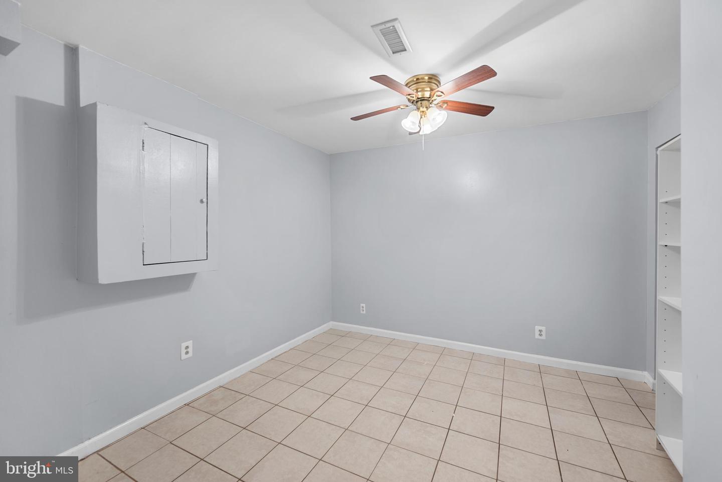9126 FISTERIS CT, SPRINGFIELD, Virginia 22152, 3 Bedrooms Bedrooms, ,3 BathroomsBathrooms,Residential,For sale,9126 FISTERIS CT,VAFX2261664 MLS # VAFX2261664