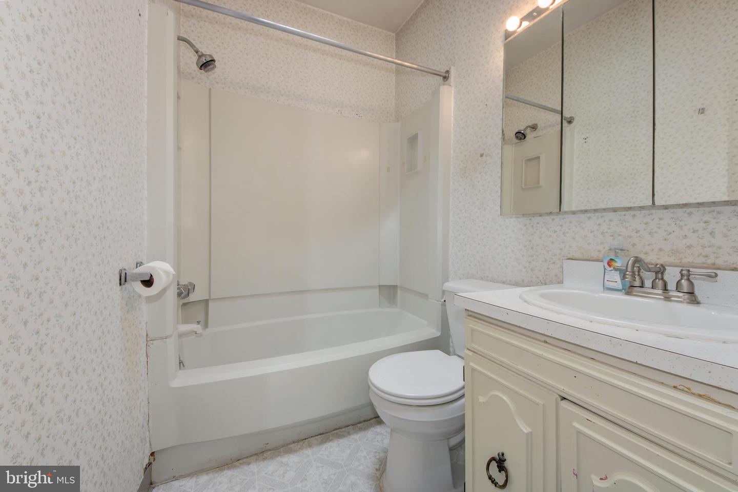 2008 Q ST NW, WASHINGTON, District Of Columbia 20009, 3 Bedrooms Bedrooms, ,2 BathroomsBathrooms,Residential,For sale,2008 Q ST NW,DCDC2215490 MLS # DCDC2215490
