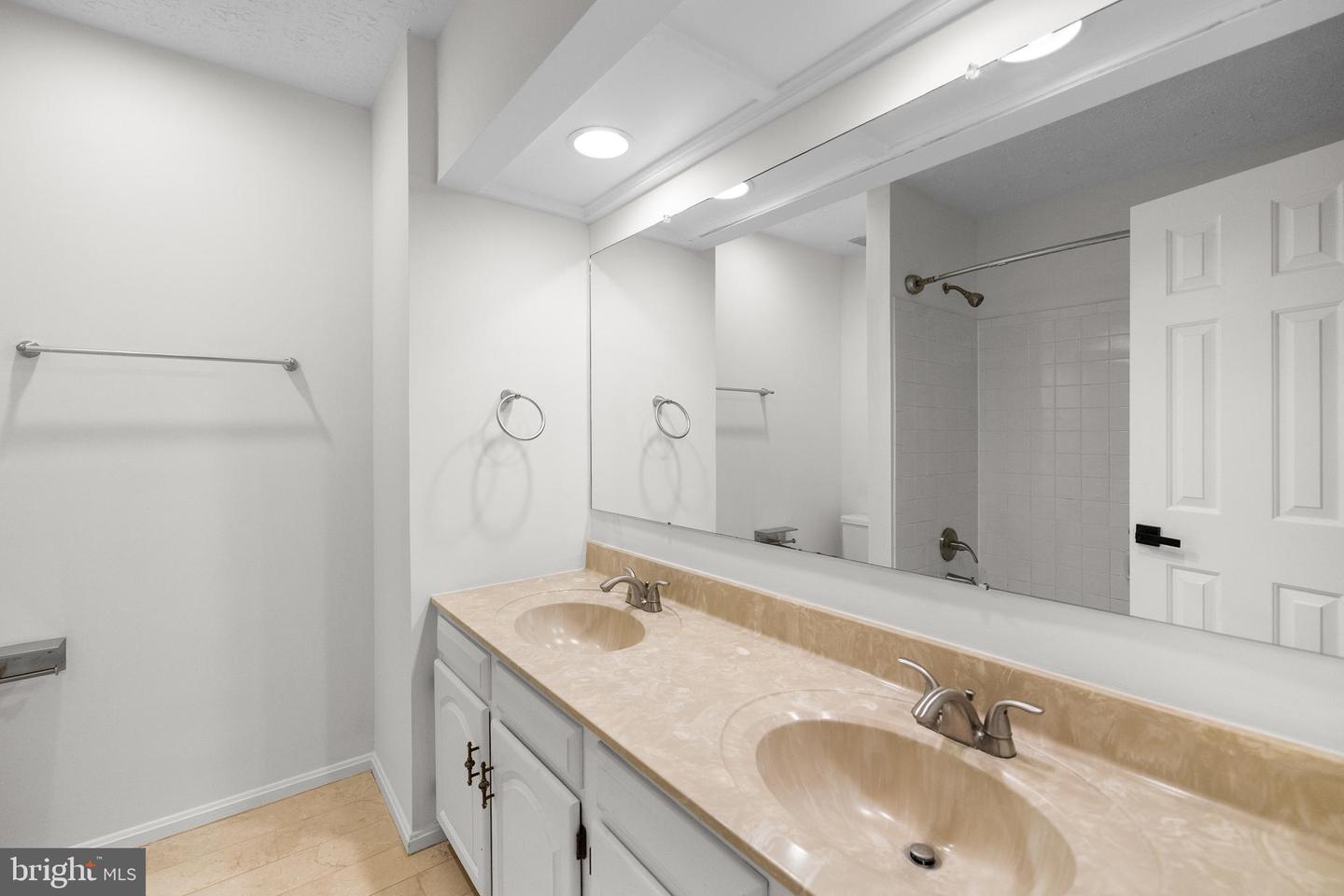 10217 GROVEWOOD WAY, FAIRFAX, Virginia 22032, 4 Bedrooms Bedrooms, ,2 BathroomsBathrooms,Residential,For sale,10217 GROVEWOOD WAY,VAFX2261752 MLS # VAFX2261752