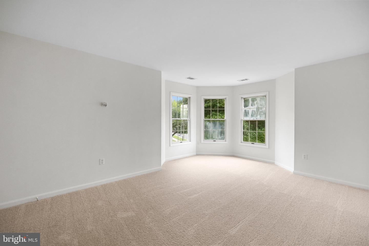 10217 GROVEWOOD WAY, FAIRFAX, Virginia 22032, 4 Bedrooms Bedrooms, ,2 BathroomsBathrooms,Residential,For sale,10217 GROVEWOOD WAY,VAFX2261752 MLS # VAFX2261752