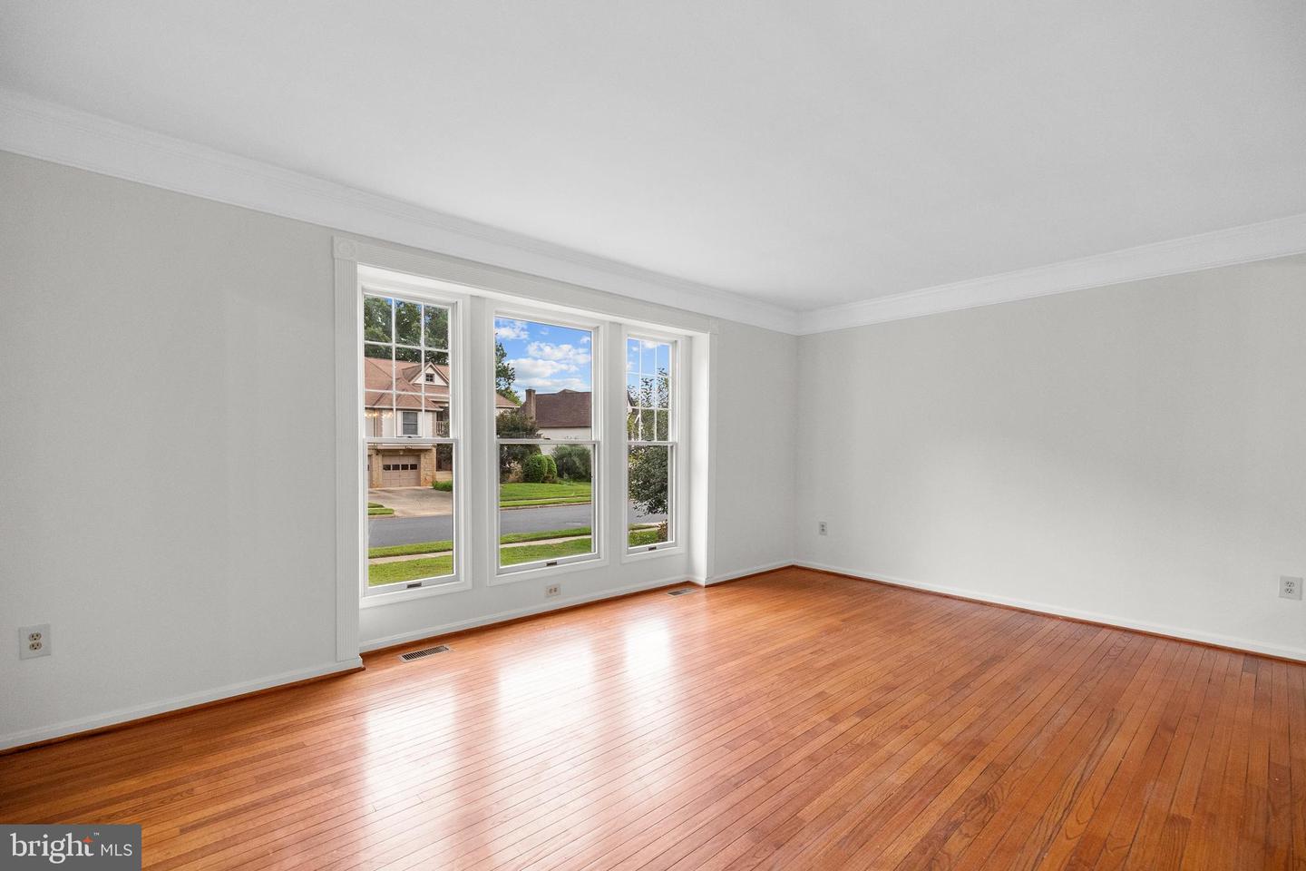 10217 GROVEWOOD WAY, FAIRFAX, Virginia 22032, 4 Bedrooms Bedrooms, ,2 BathroomsBathrooms,Residential,For sale,10217 GROVEWOOD WAY,VAFX2261752 MLS # VAFX2261752