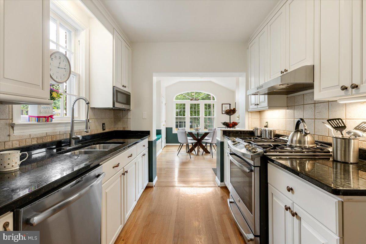 4501 WESTERN AVE NW, WASHINGTON, District Of Columbia 20016, 4 Bedrooms Bedrooms, ,3 BathroomsBathrooms,Residential,For sale,4501 WESTERN AVE NW,DCDC2215510 MLS # DCDC2215510