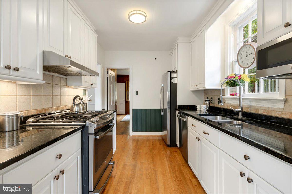 4501 WESTERN AVE NW, WASHINGTON, District Of Columbia 20016, 4 Bedrooms Bedrooms, ,3 BathroomsBathrooms,Residential,For sale,4501 WESTERN AVE NW,DCDC2215510 MLS # DCDC2215510