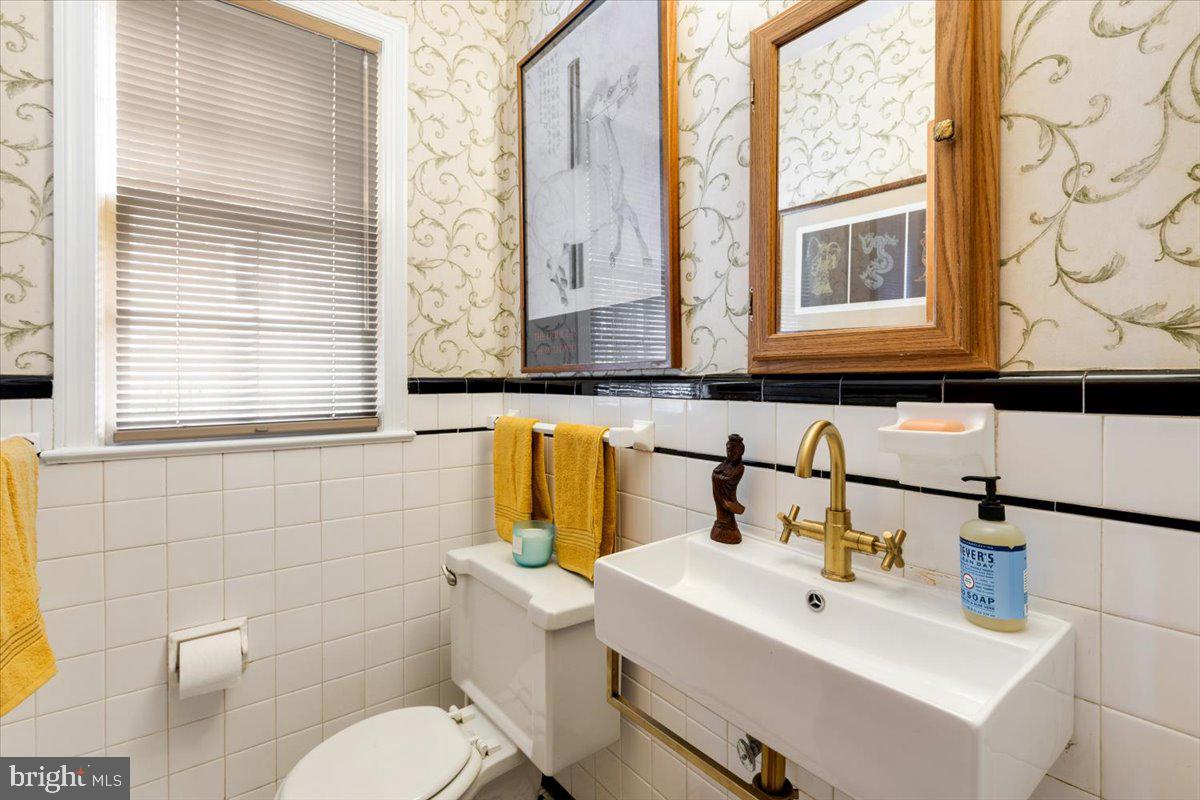 4501 WESTERN AVE NW, WASHINGTON, District Of Columbia 20016, 4 Bedrooms Bedrooms, ,3 BathroomsBathrooms,Residential,For sale,4501 WESTERN AVE NW,DCDC2215510 MLS # DCDC2215510