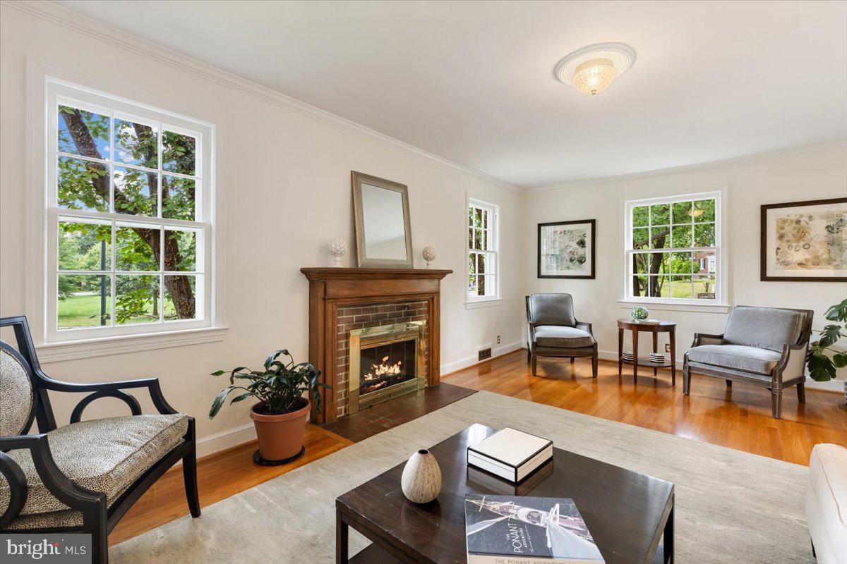 4501 WESTERN AVE NW, WASHINGTON, District Of Columbia 20016, 4 Bedrooms Bedrooms, ,3 BathroomsBathrooms,Residential,For sale,4501 WESTERN AVE NW,DCDC2215510 MLS # DCDC2215510