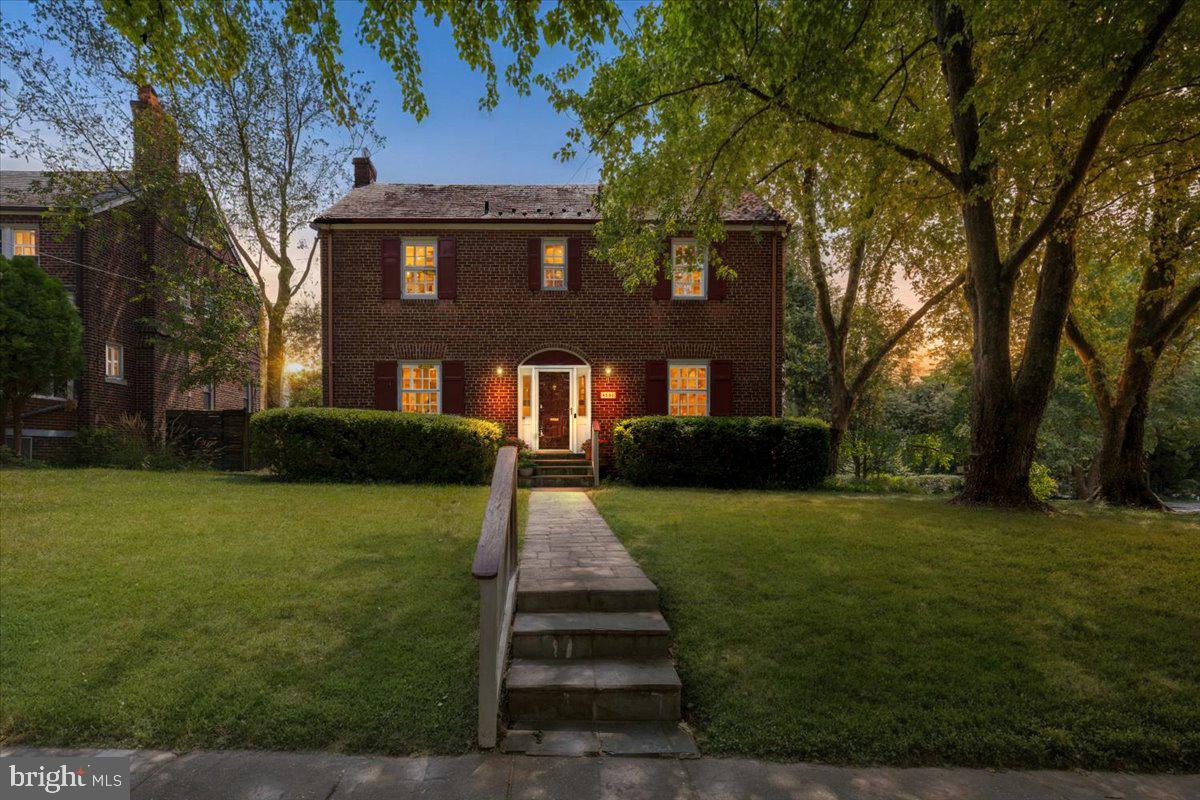 4501 WESTERN AVE NW, WASHINGTON, District Of Columbia 20016, 4 Bedrooms Bedrooms, ,3 BathroomsBathrooms,Residential,For sale,4501 WESTERN AVE NW,DCDC2215510 MLS # DCDC2215510