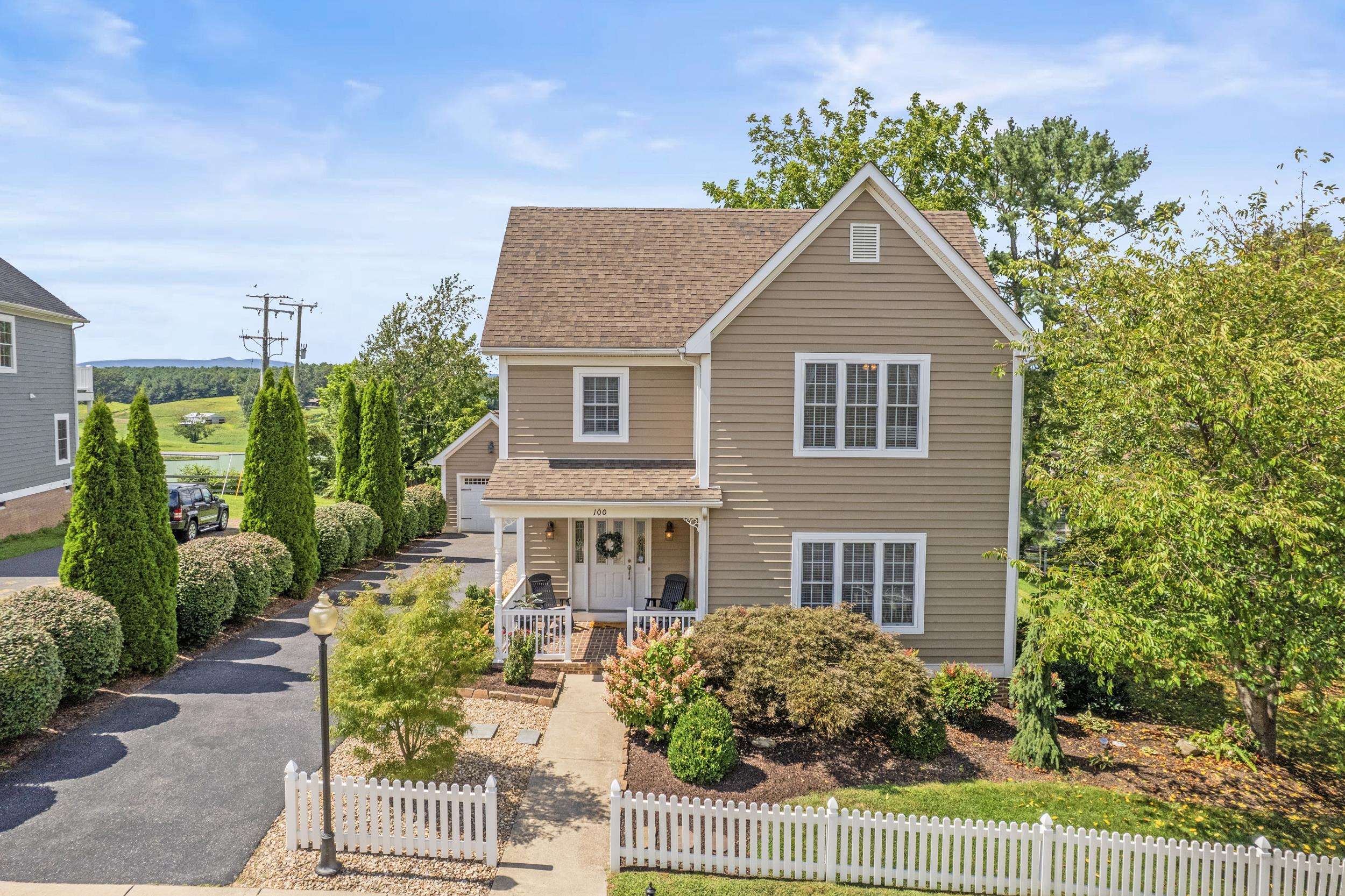 100 BELL CREEK DR, STAUNTON, Virginia 24401, 3 Bedrooms Bedrooms, ,2 BathroomsBathrooms,Residential,100 BELL CREEK DR,667966 MLS # 667966