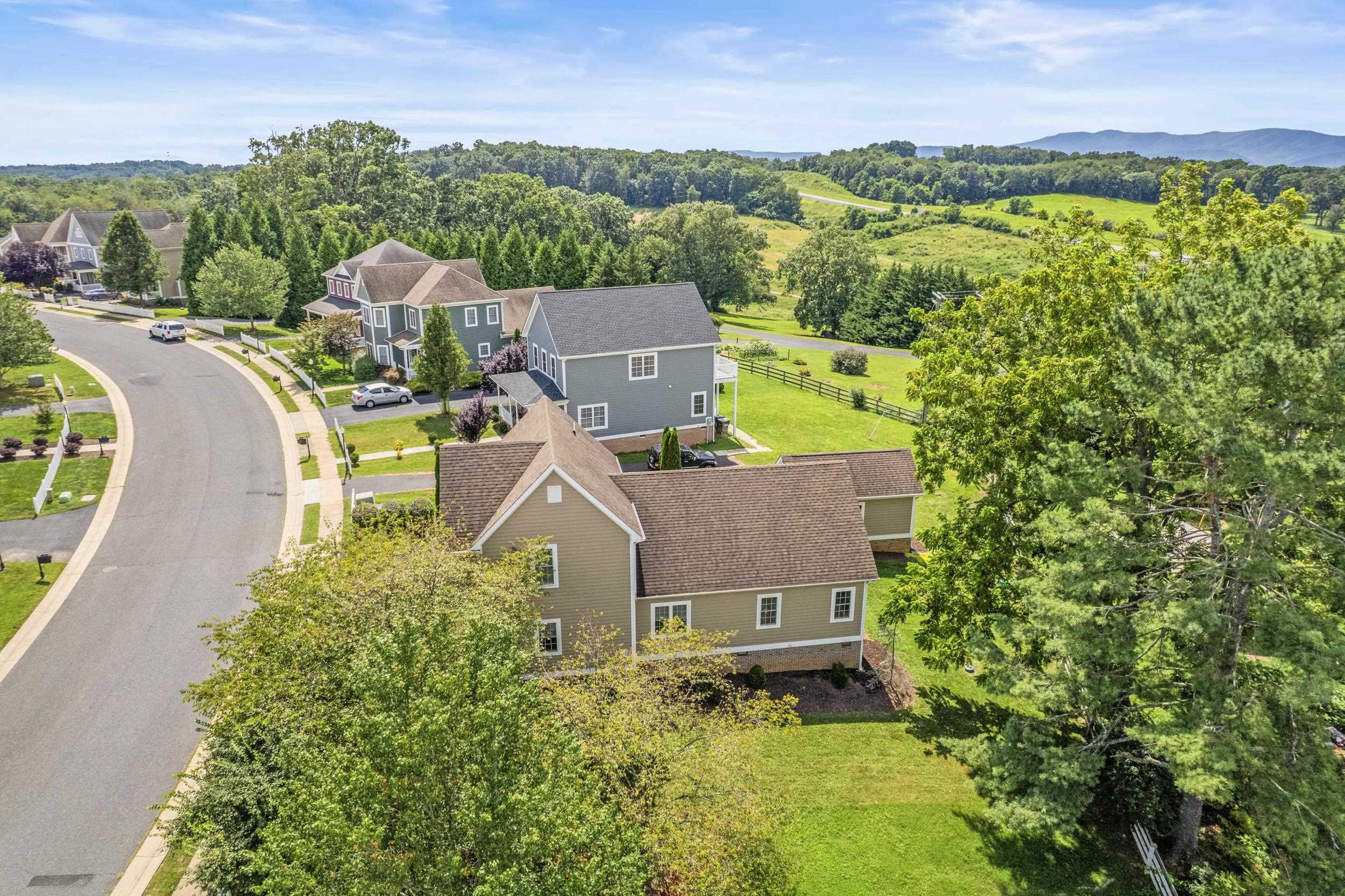 100 BELL CREEK DR, STAUNTON, Virginia 24401, 3 Bedrooms Bedrooms, ,2 BathroomsBathrooms,Residential,100 BELL CREEK DR,667966 MLS # 667966