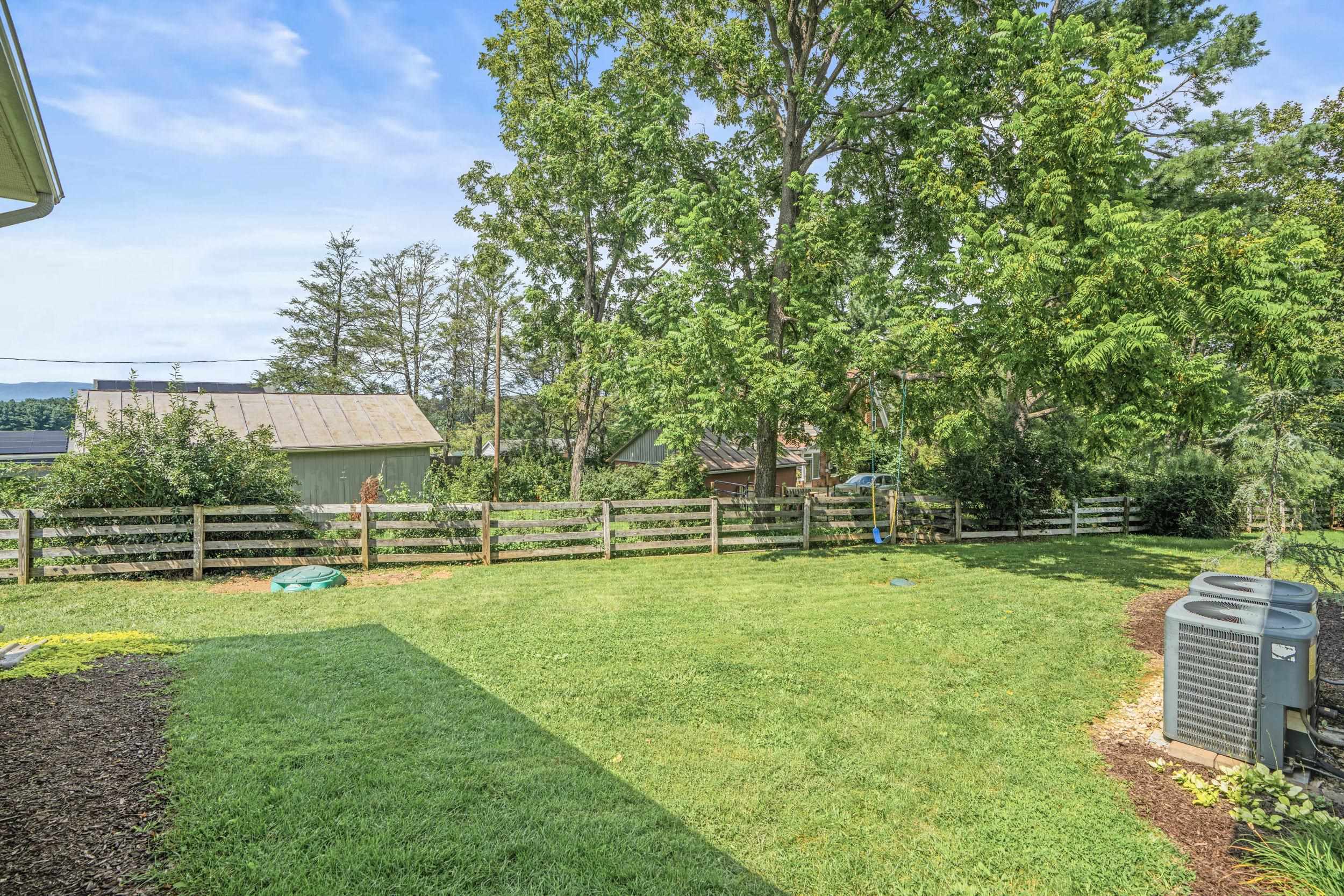 100 BELL CREEK DR, STAUNTON, Virginia 24401, 3 Bedrooms Bedrooms, ,2 BathroomsBathrooms,Residential,100 BELL CREEK DR,667966 MLS # 667966