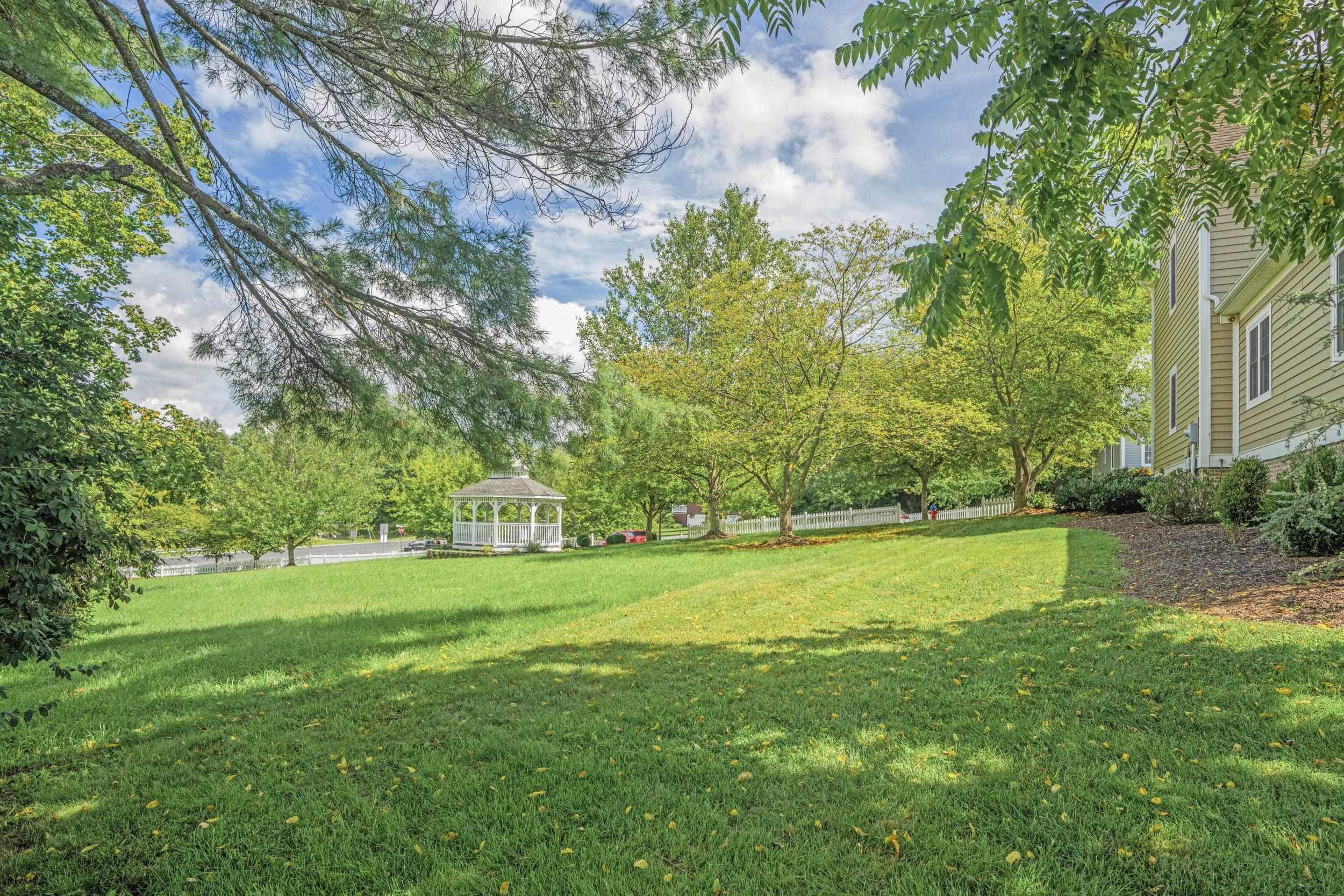 100 BELL CREEK DR, STAUNTON, Virginia 24401, 3 Bedrooms Bedrooms, ,2 BathroomsBathrooms,Residential,100 BELL CREEK DR,667966 MLS # 667966