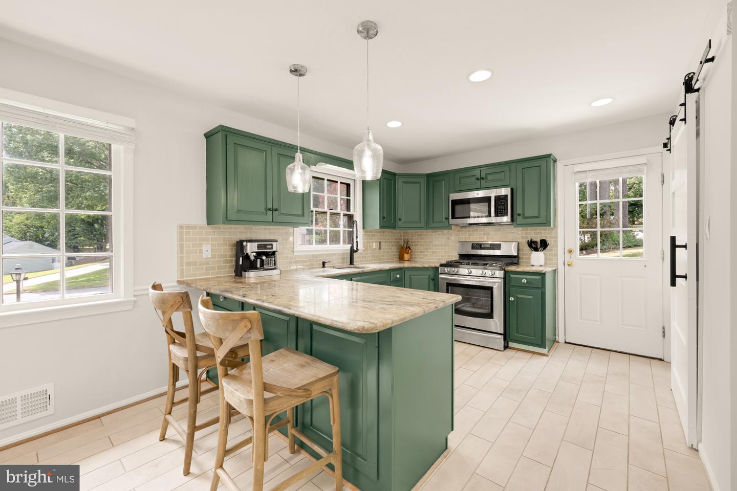 6825 STONEYBROOKE LN, ALEXANDRIA, Virginia 22306, 4 Bedrooms Bedrooms, ,3 BathroomsBathrooms,Residential,For sale,6825 STONEYBROOKE LN,VAFX2261840 MLS # VAFX2261840