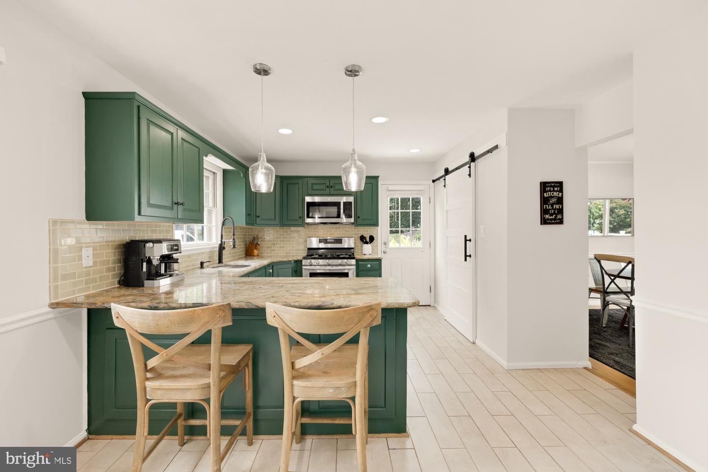 6825 STONEYBROOKE LN, ALEXANDRIA, Virginia 22306, 4 Bedrooms Bedrooms, ,3 BathroomsBathrooms,Residential,For sale,6825 STONEYBROOKE LN,VAFX2261840 MLS # VAFX2261840