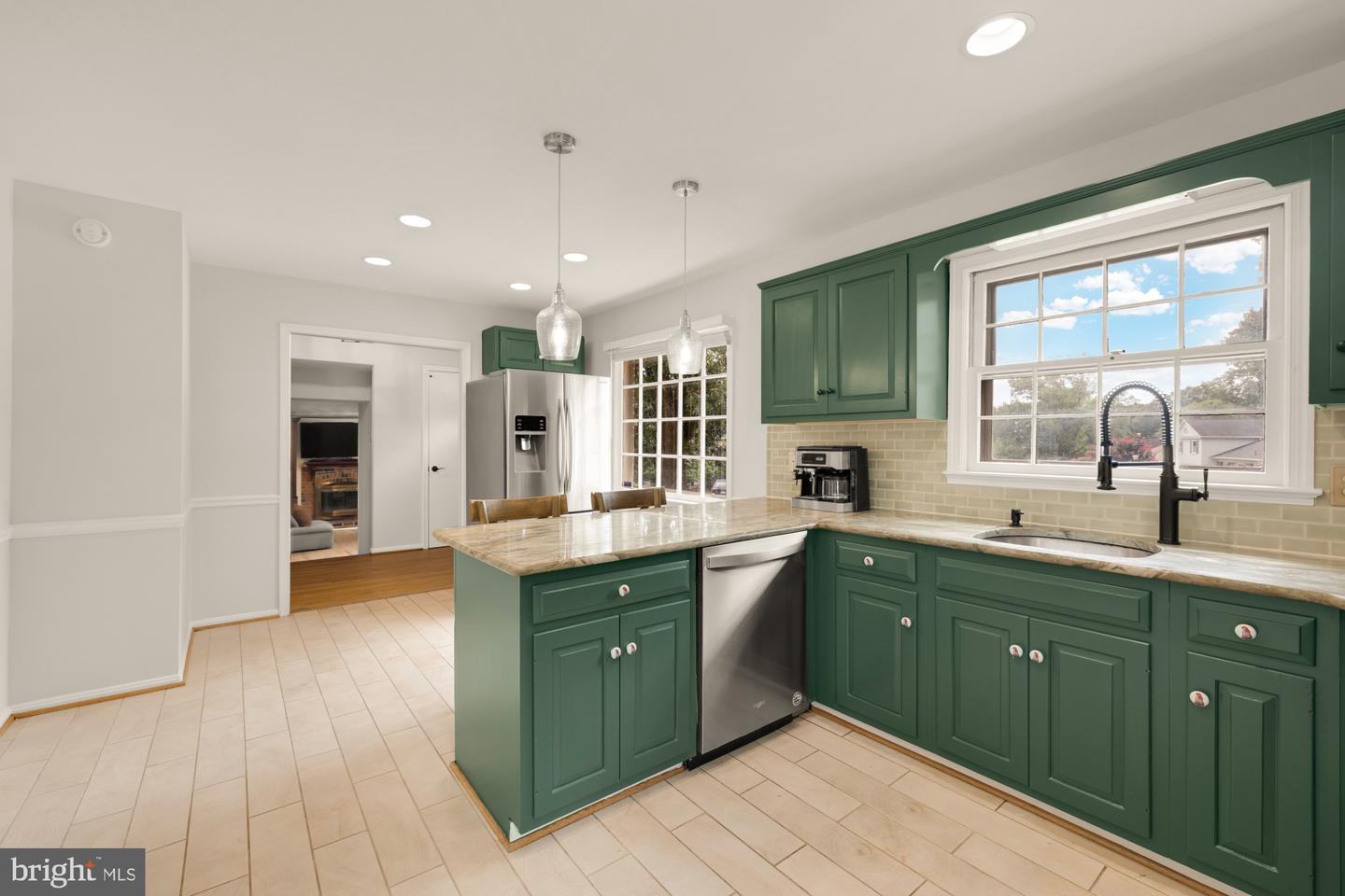 6825 STONEYBROOKE LN, ALEXANDRIA, Virginia 22306, 4 Bedrooms Bedrooms, ,3 BathroomsBathrooms,Residential,For sale,6825 STONEYBROOKE LN,VAFX2261840 MLS # VAFX2261840