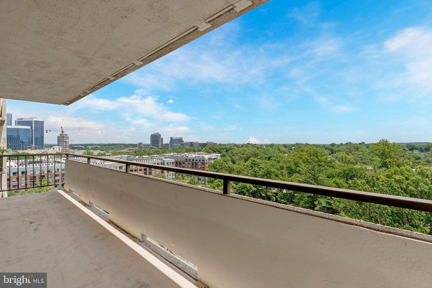 1800 OLD MEADOW RD #903, MCLEAN, Virginia 22102, 2 Bedrooms Bedrooms, ,2 BathroomsBathrooms,Residential,For sale,1800 OLD MEADOW RD #903,VAFX2261846 MLS # VAFX2261846