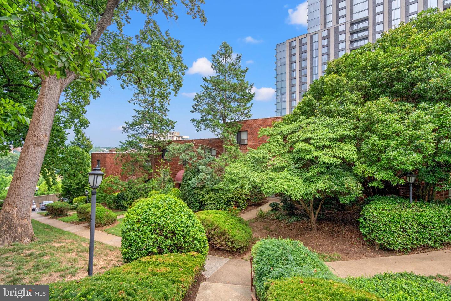 1563 N COLONIAL TER #401-Z, ARLINGTON, Virginia 22209, 2 Bedrooms Bedrooms, ,1 BathroomBathrooms,Residential,For sale,1563 N COLONIAL TER #401-Z,VAAR2062392 MLS # VAAR2062392