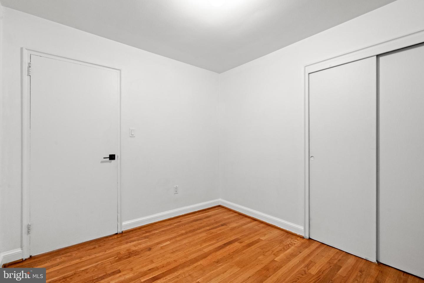 1563 N COLONIAL TER #401-Z, ARLINGTON, Virginia 22209, 2 Bedrooms Bedrooms, ,1 BathroomBathrooms,Residential,For sale,1563 N COLONIAL TER #401-Z,VAAR2062392 MLS # VAAR2062392