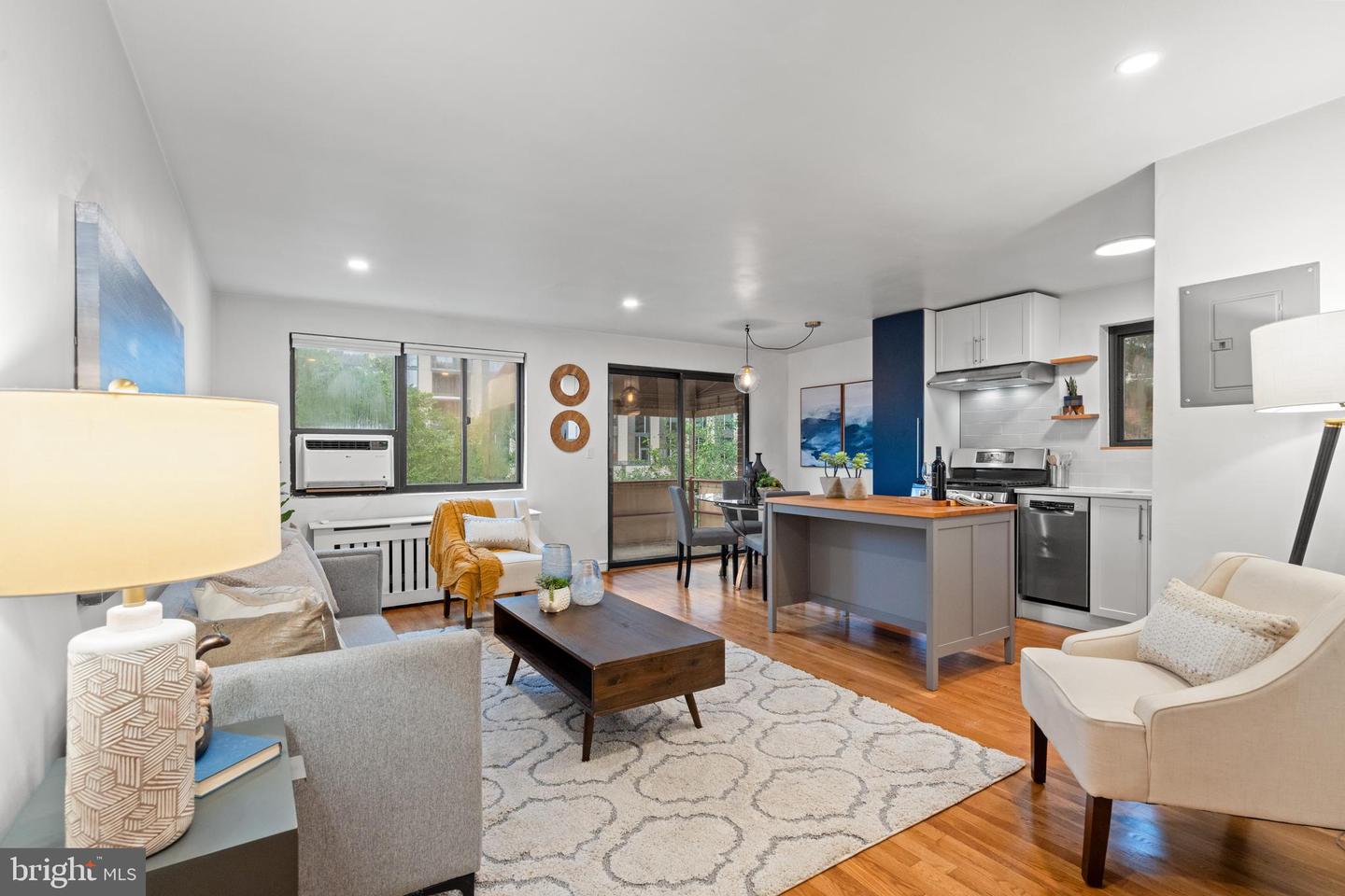 1563 N COLONIAL TER #401-Z, ARLINGTON, Virginia 22209, 2 Bedrooms Bedrooms, ,1 BathroomBathrooms,Residential,For sale,1563 N COLONIAL TER #401-Z,VAAR2062392 MLS # VAAR2062392