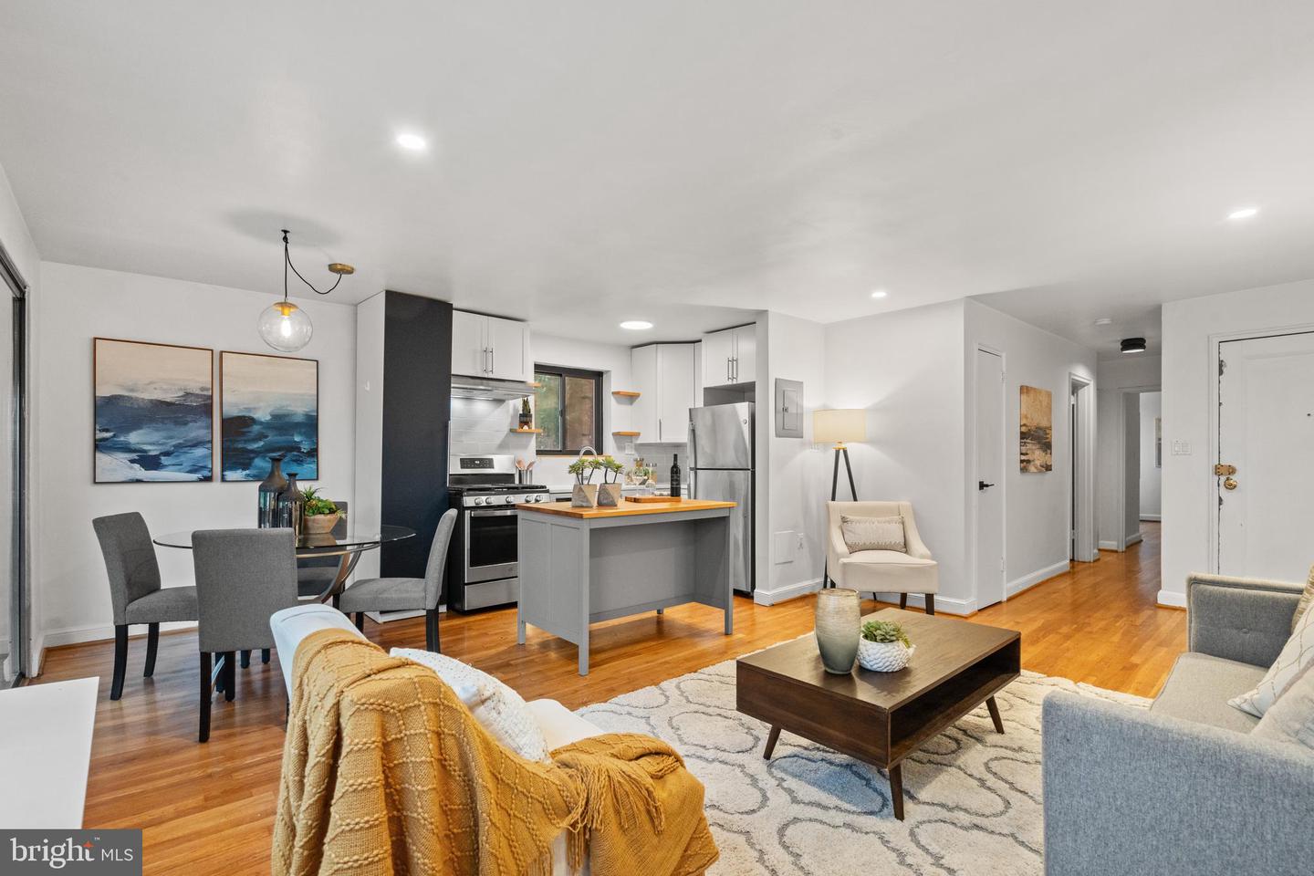 1563 N COLONIAL TER #401-Z, ARLINGTON, Virginia 22209, 2 Bedrooms Bedrooms, ,1 BathroomBathrooms,Residential,For sale,1563 N COLONIAL TER #401-Z,VAAR2062392 MLS # VAAR2062392