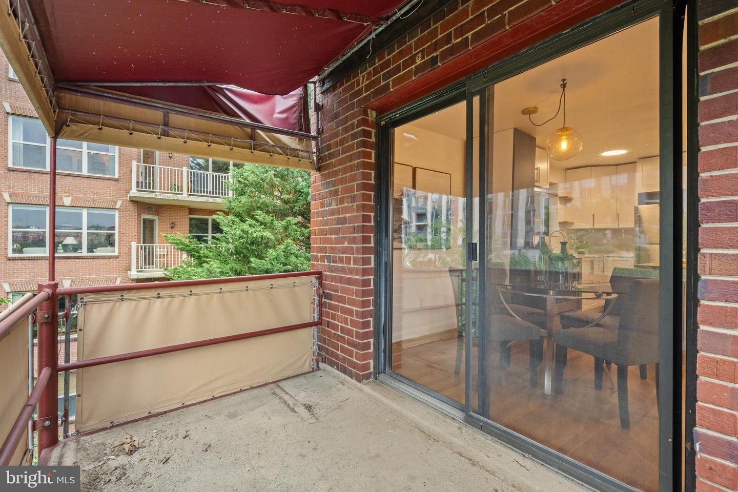 1563 N COLONIAL TER #401-Z, ARLINGTON, Virginia 22209, 2 Bedrooms Bedrooms, ,1 BathroomBathrooms,Residential,For sale,1563 N COLONIAL TER #401-Z,VAAR2062392 MLS # VAAR2062392